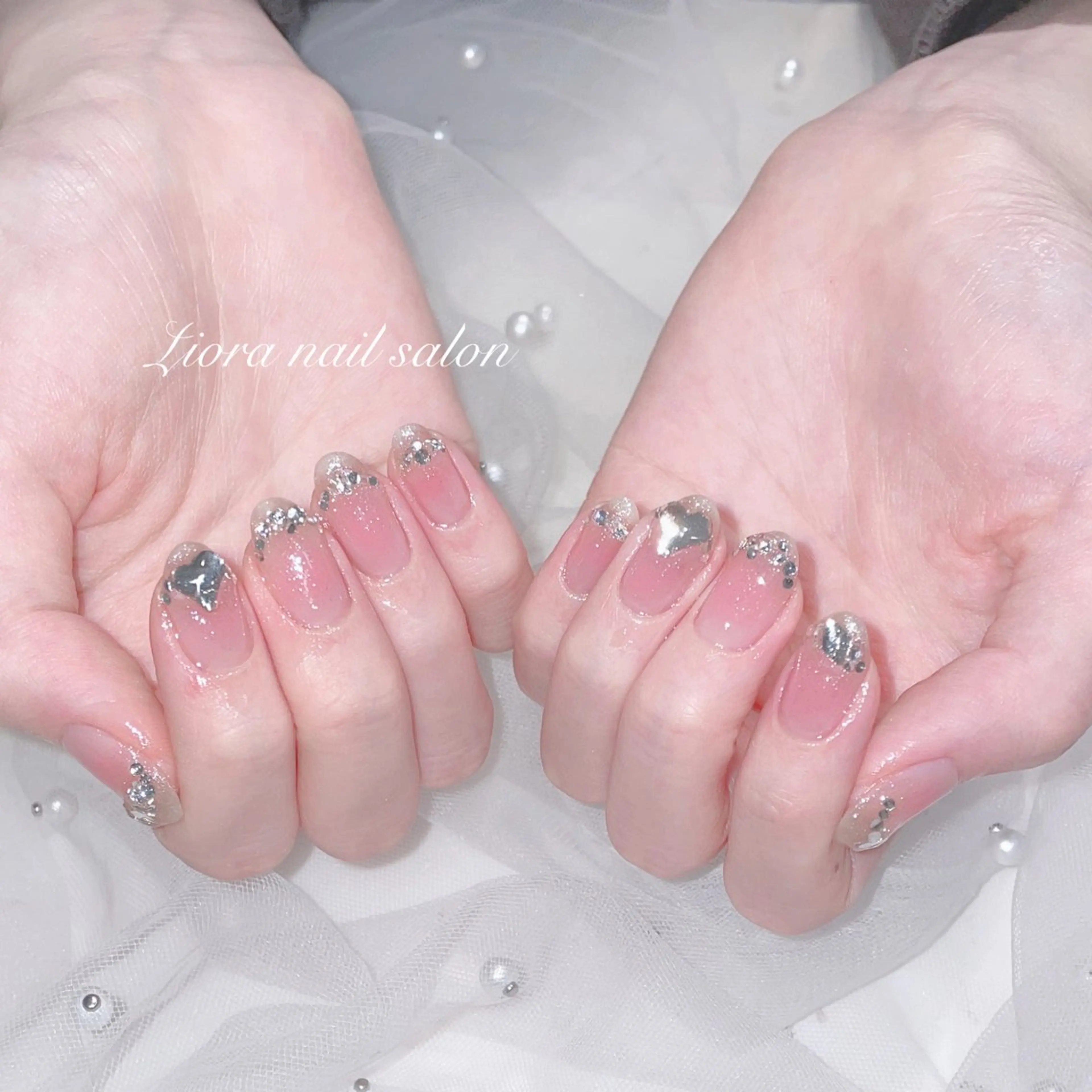 ネイル フレンチネイル ジェルネイル ガーリー グラデーション キラキラネイル ハンドネイル Liora nail 1のネイルデザイン