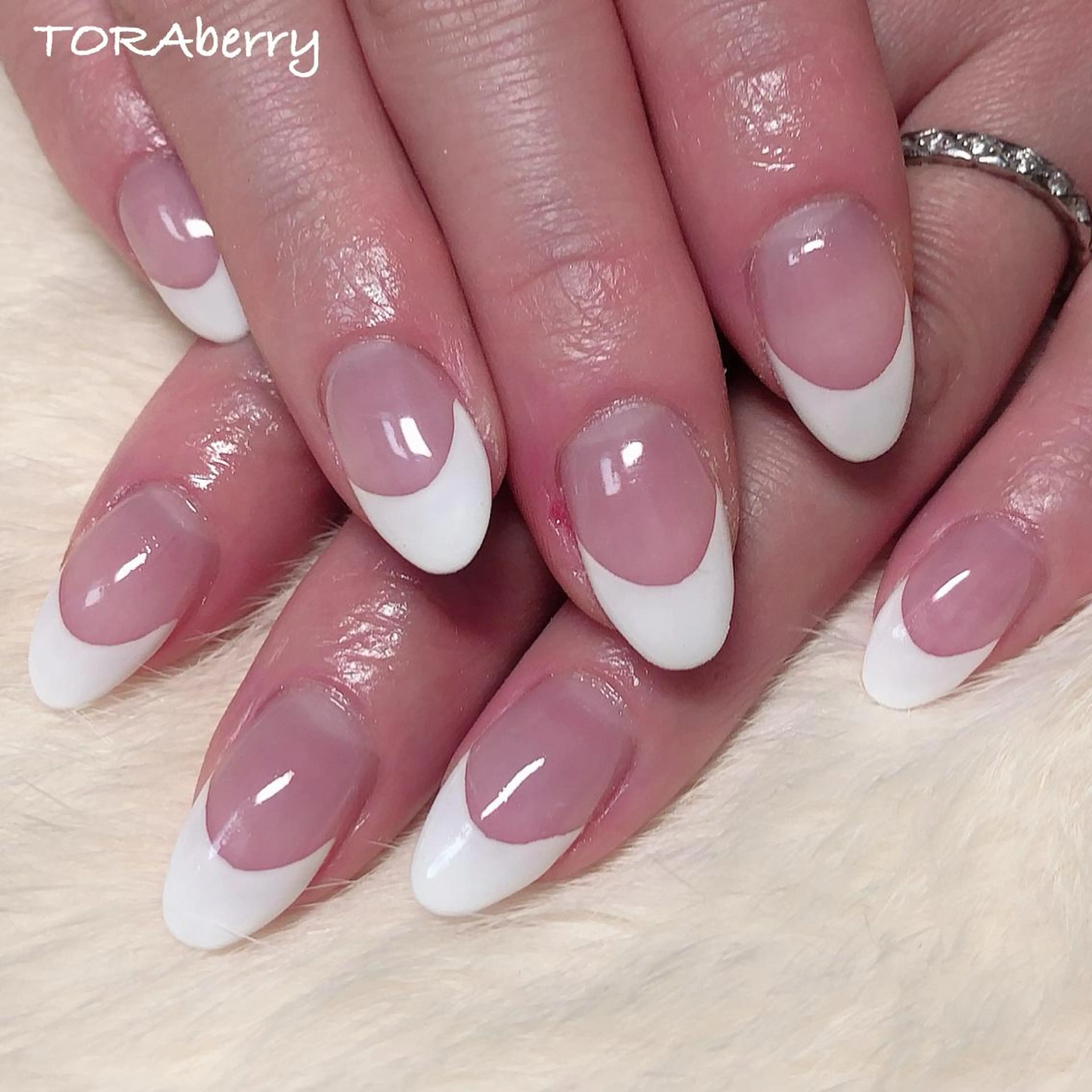 ネイル フレンチネイル ハンドネイル ネイリスト なつみのネイルデザイン