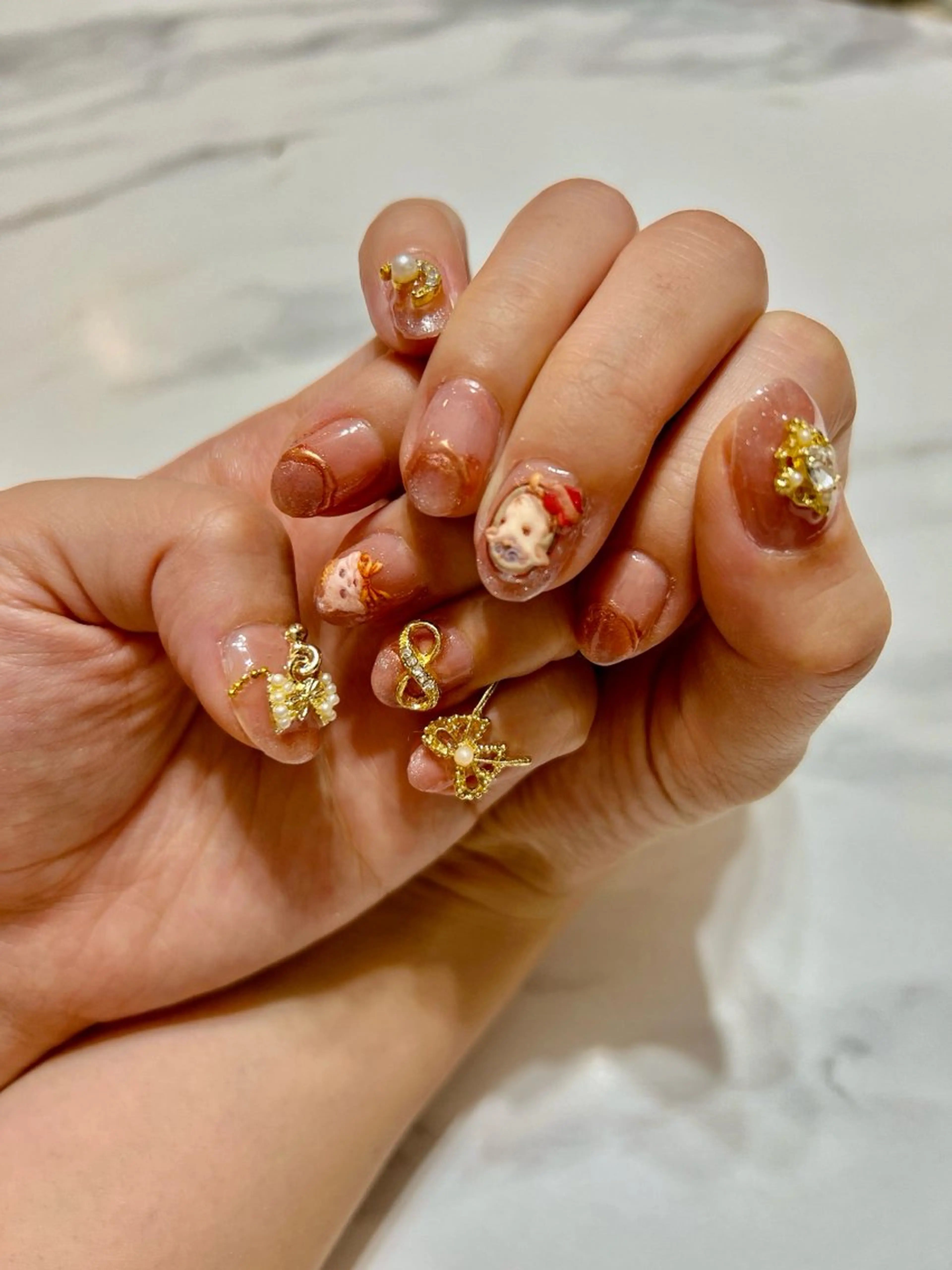 ミディアム Nail Salon midnightのネイルデザイン