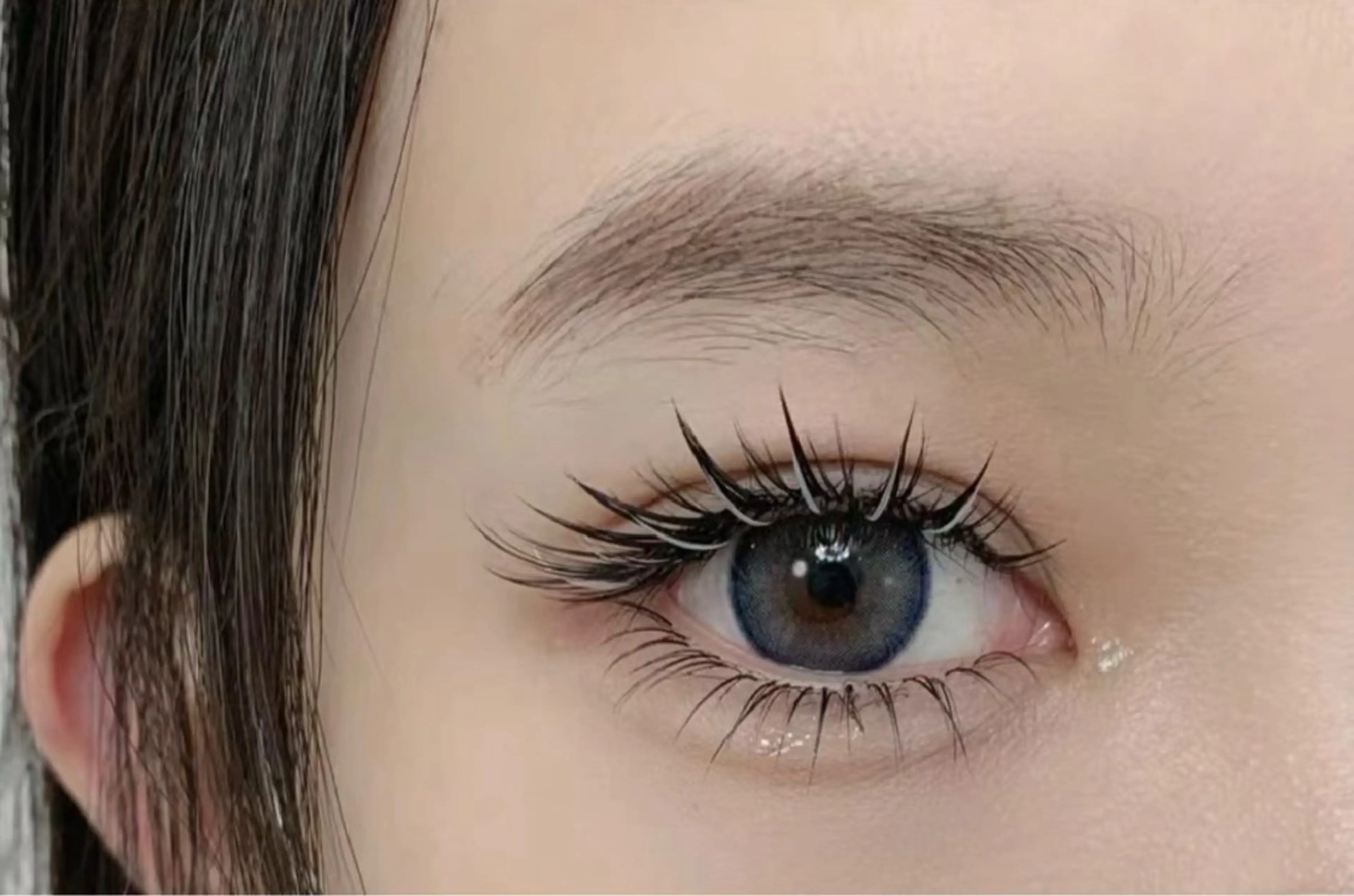 フラットラッシュカラーエクステの写真