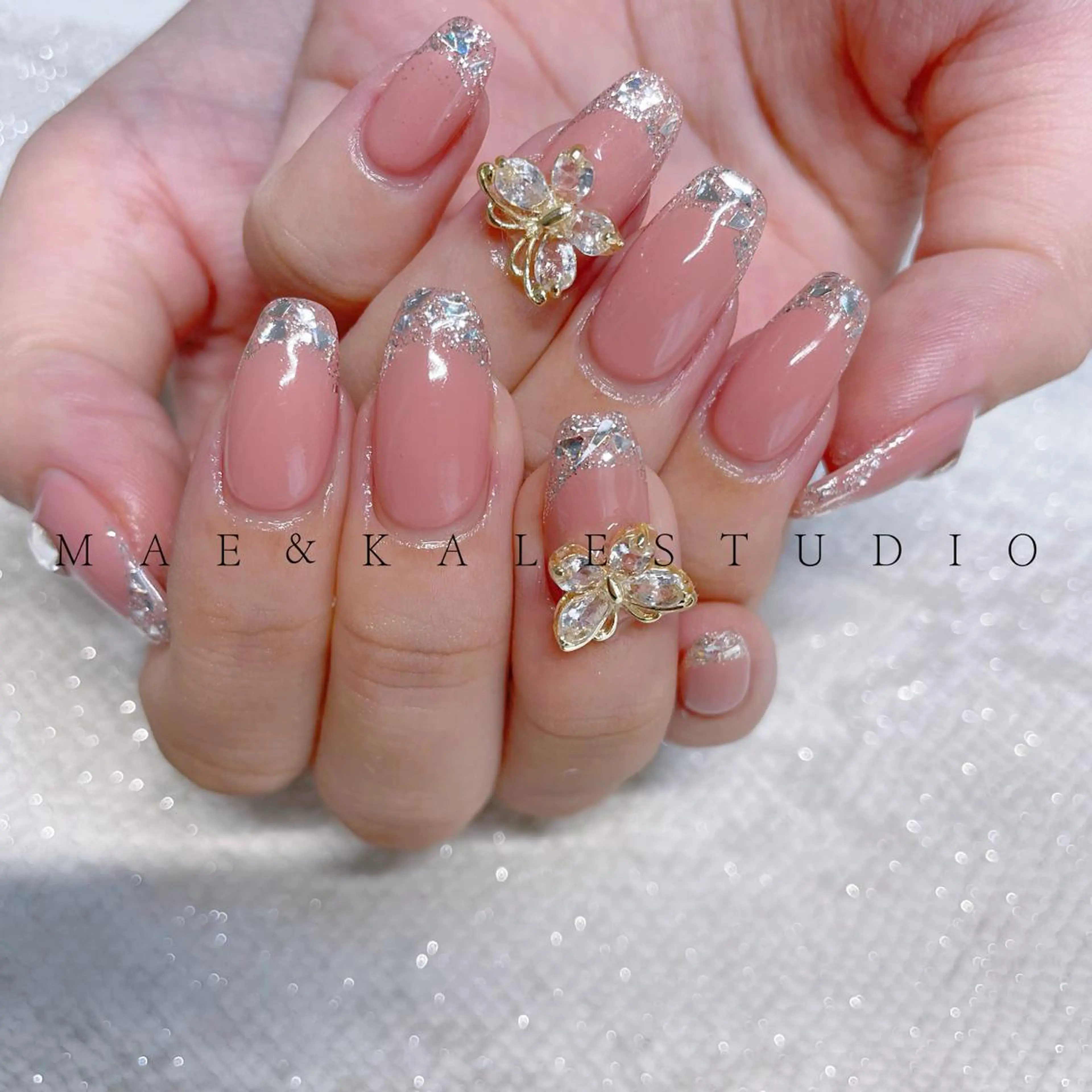ネイル フレンチネイル ガラスフレンチ MAE&KALE STUDIOのマツエク・マツパデザイン