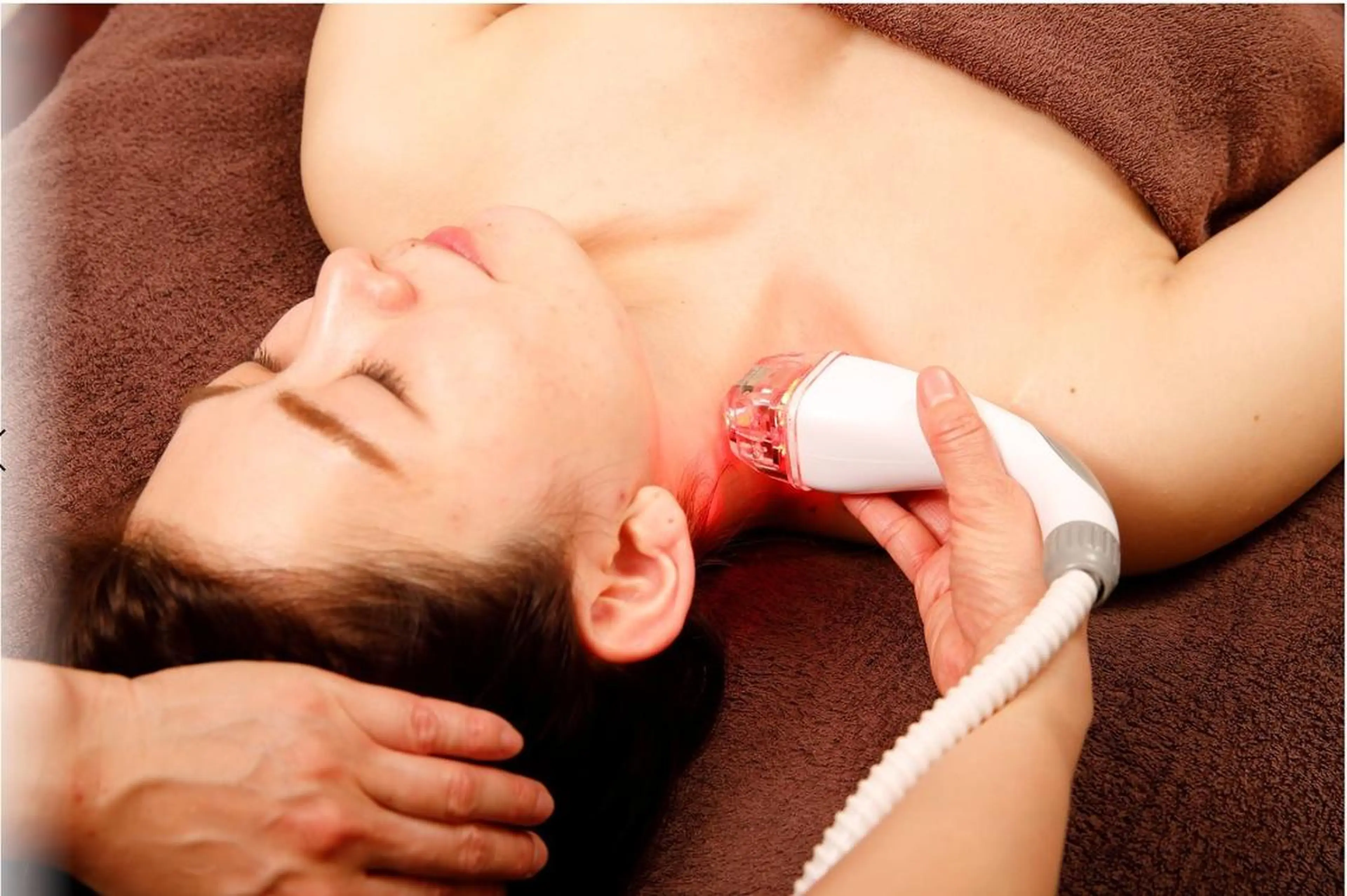 ✨小顔/目元/リフト✨エンダ+ラジオ波+吸引ヴェラケア60分 16,500円⇒8,800円[表参道/フェイシャルエステ]の写真