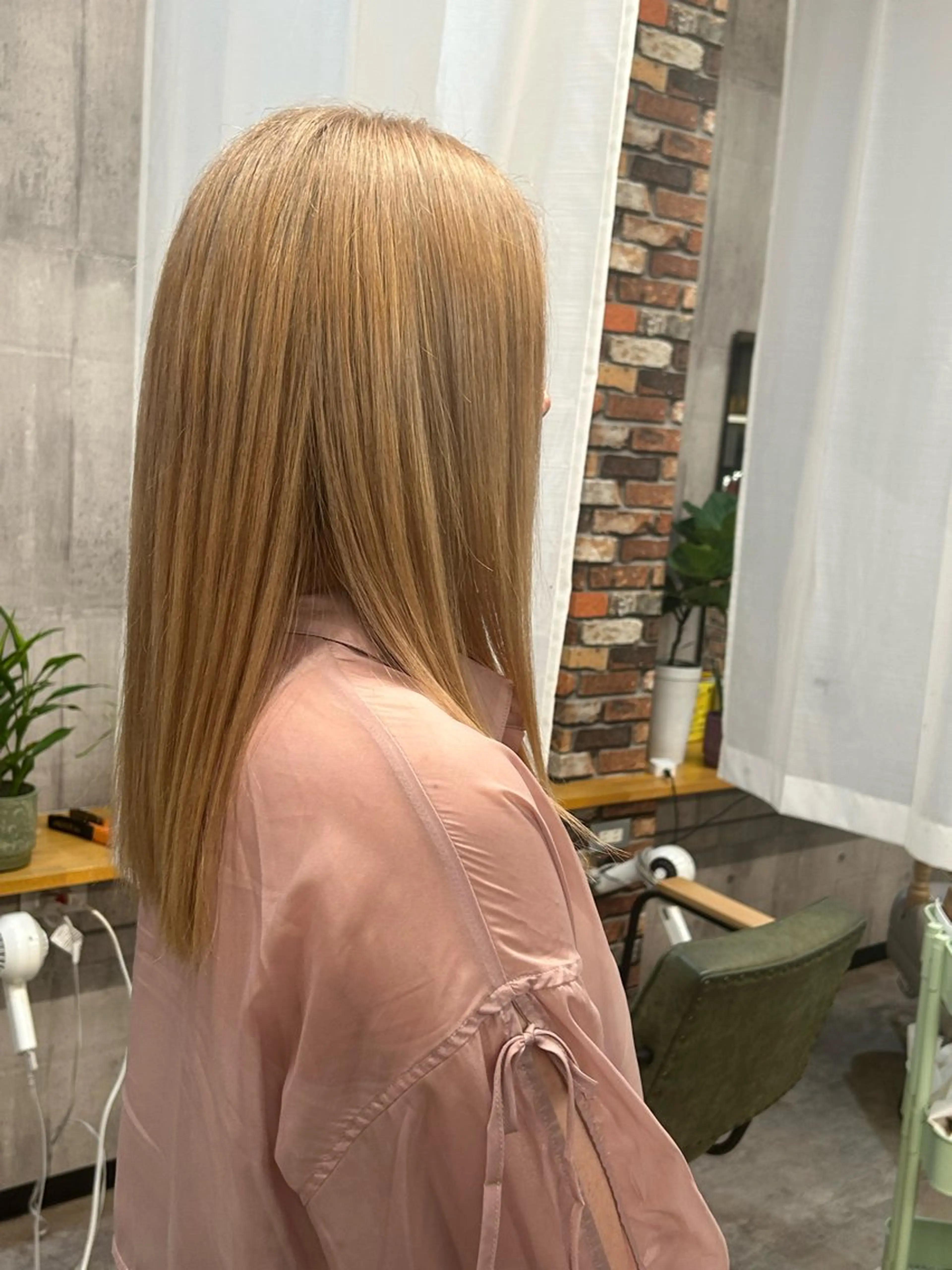 ロング 松田 沙織のヘアスタイル