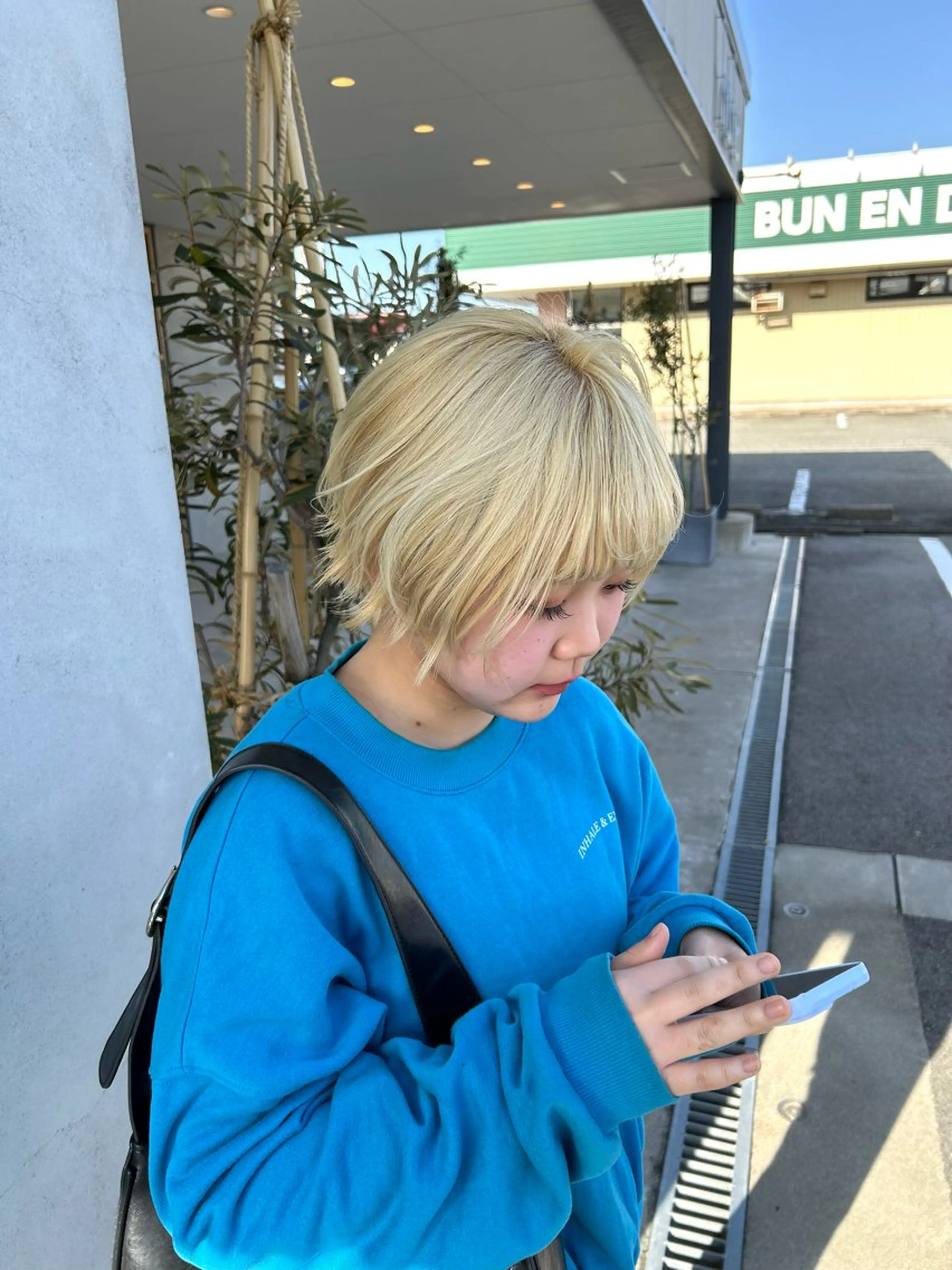 ショート カラー ブリーチ ブロンド hale所属・hale airiのヘアスタイル