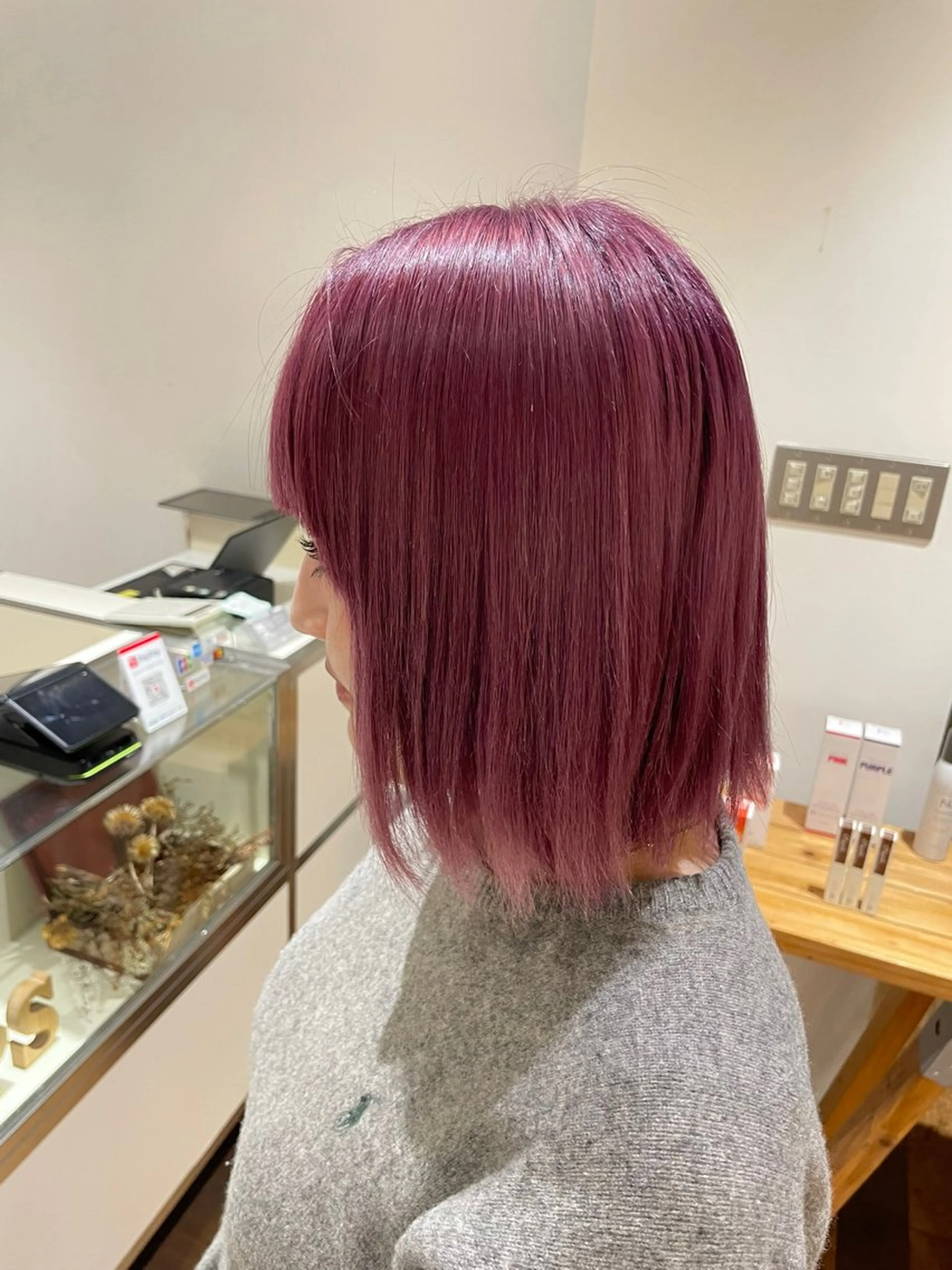 ミディアム カラー 井上 ほのかのヘアスタイル