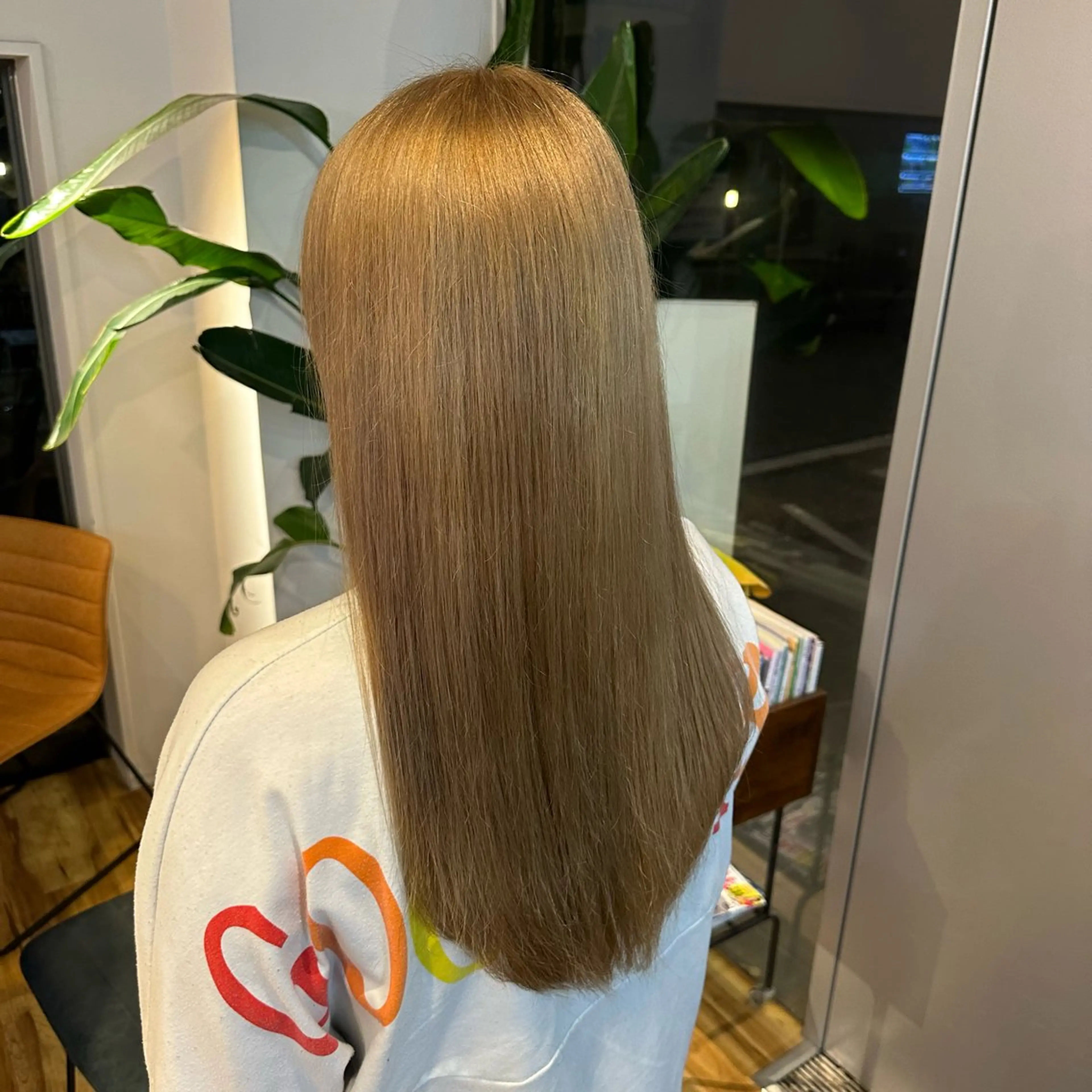 カラー ベージュカラー ブリーチ 大原 正寛のヘアスタイル