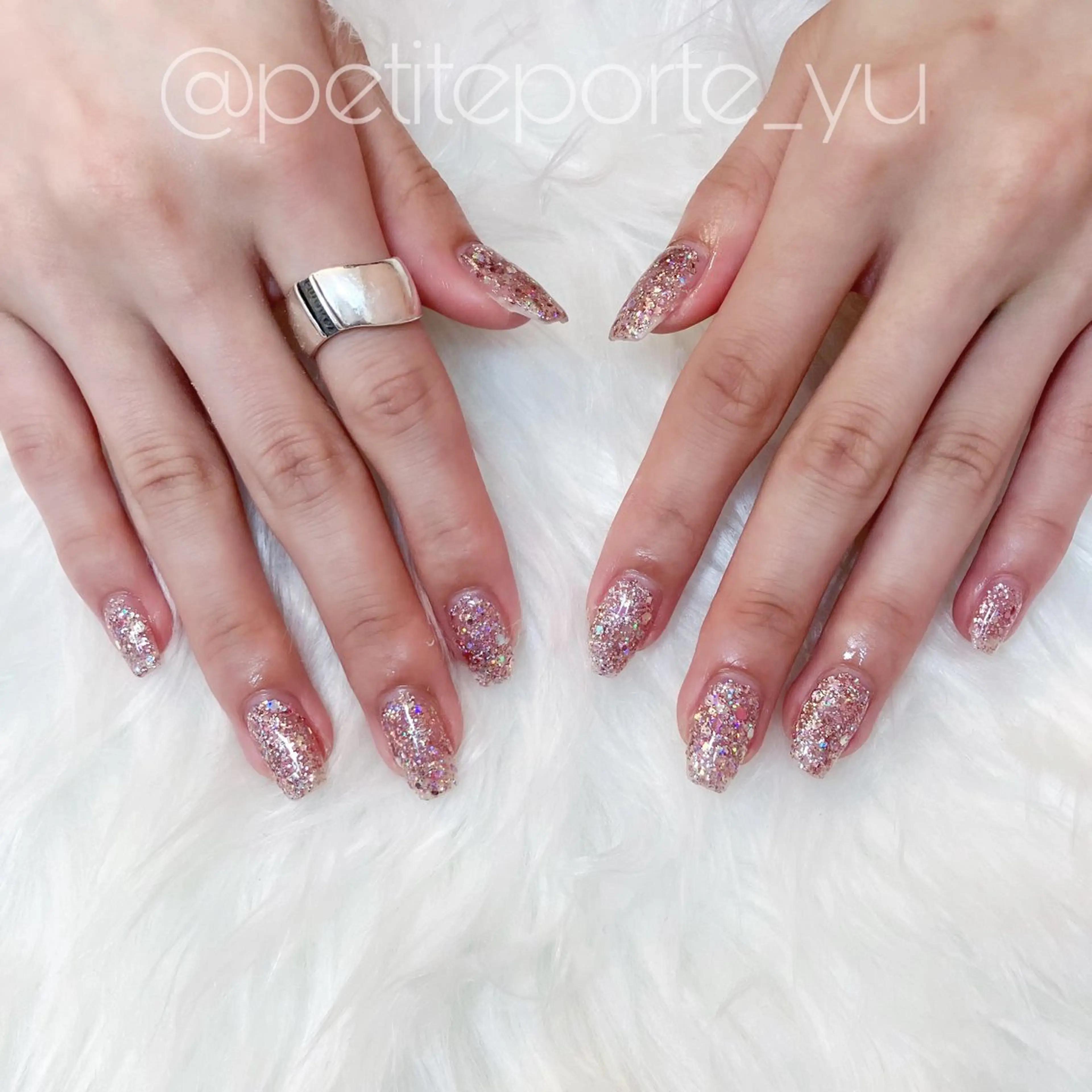 ネイル ラメ(グリッター) ワンカラーネイル nailsalon petite porte所属・petite porteのネイルデザイン