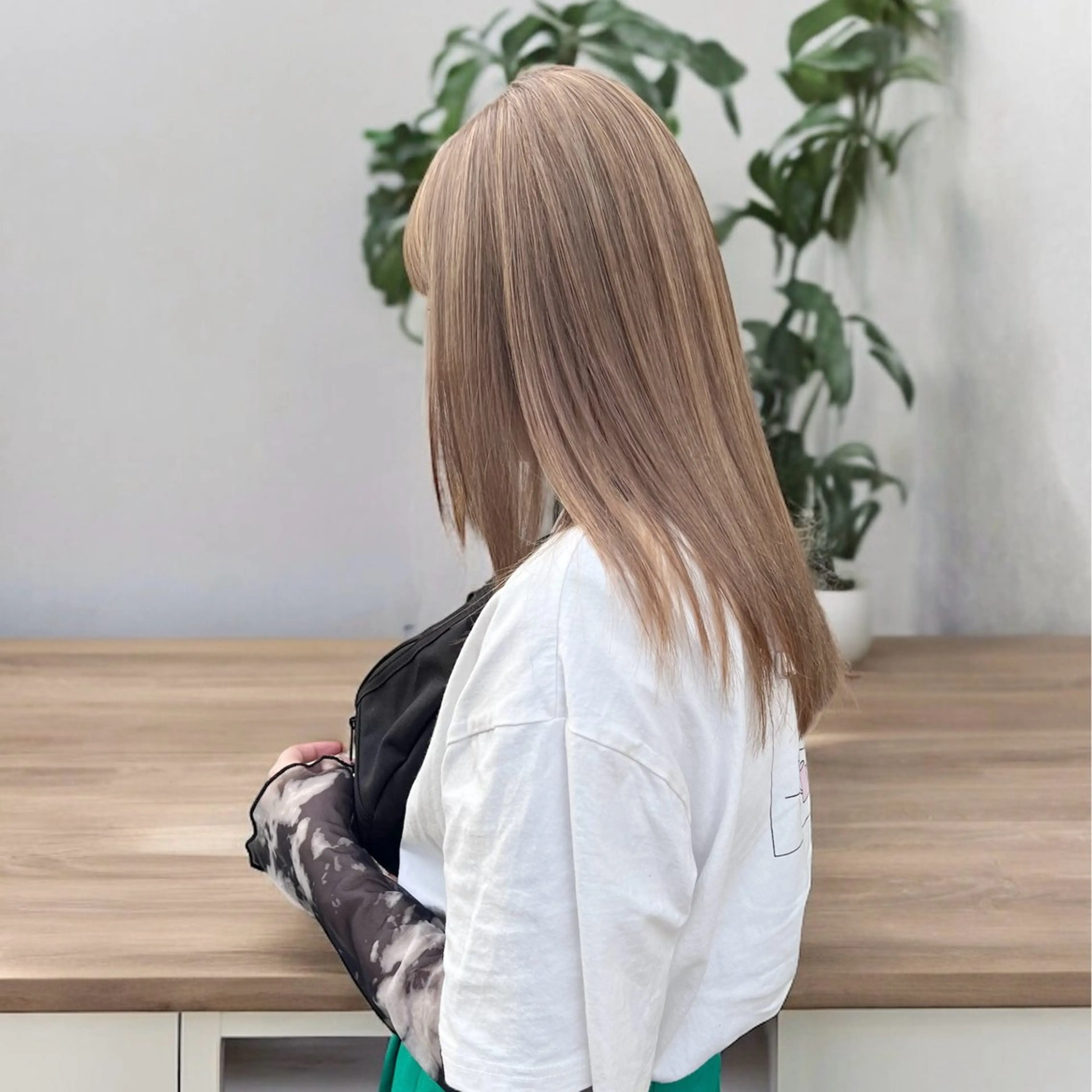 ロング カラー ヘアアレンジ ベージュカラー ミルクティーベージュ ヘアカラー トリートメント レイヤー/ベージュ カラー/ハシモトのヘアスタイル