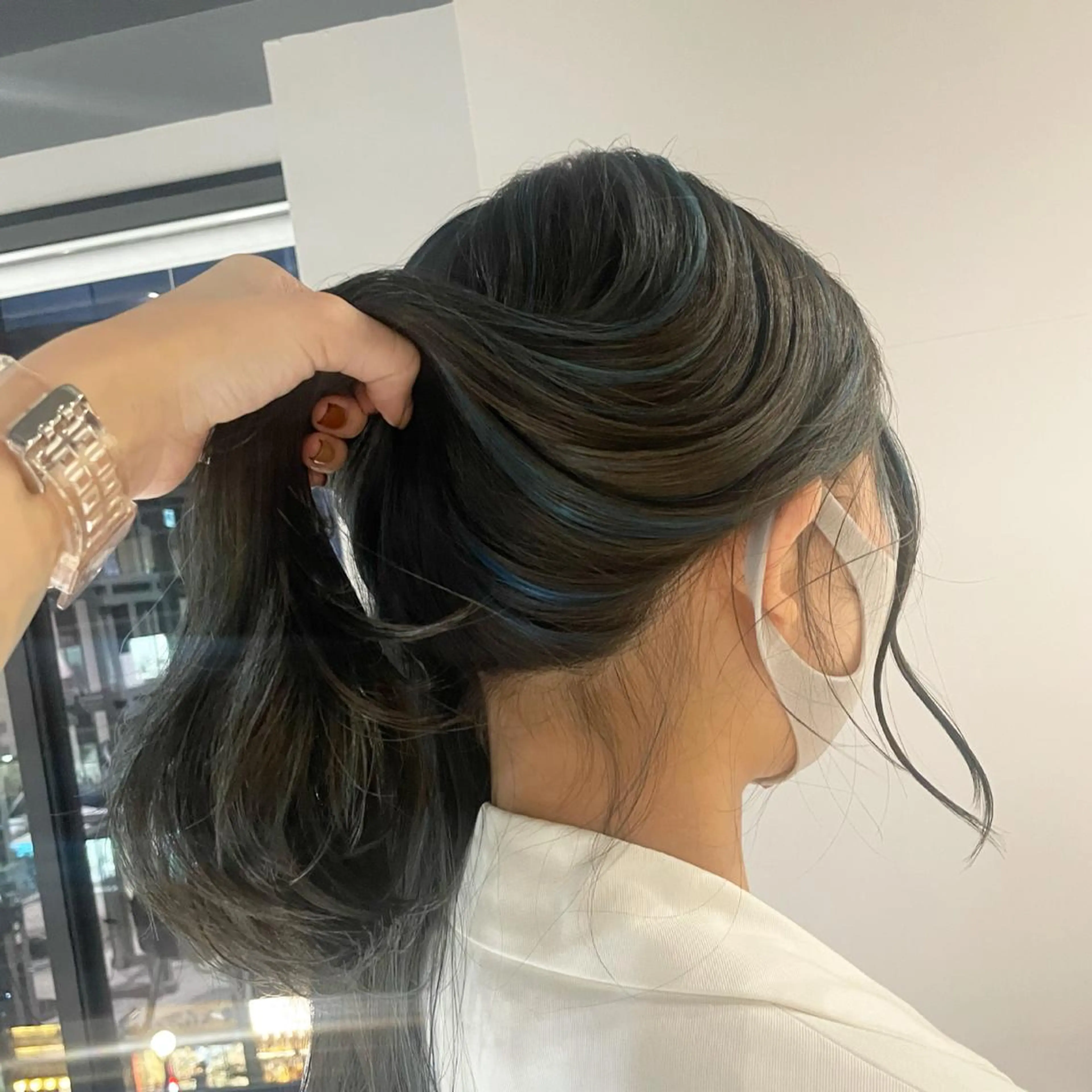 ミディアム カラー ブルーカラー ハイライトカラー ハイライト ブリーチ👩‍🦳/ ‪✂︎MANAMIのヘアスタイル