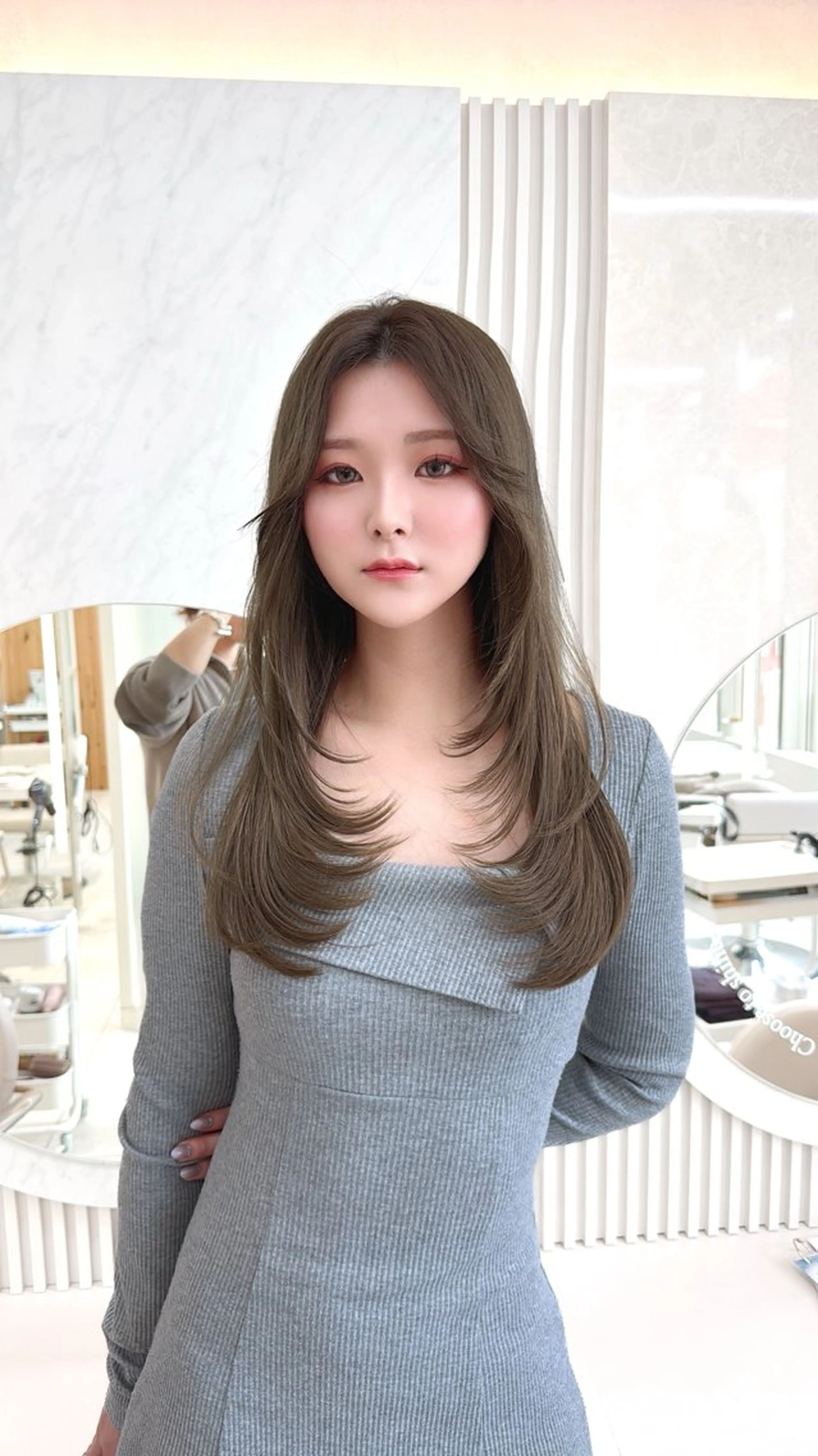 ロング カット ヘアカラー トリートメント レイヤーカット/ 顔まわり/アオイのヘアスタイル