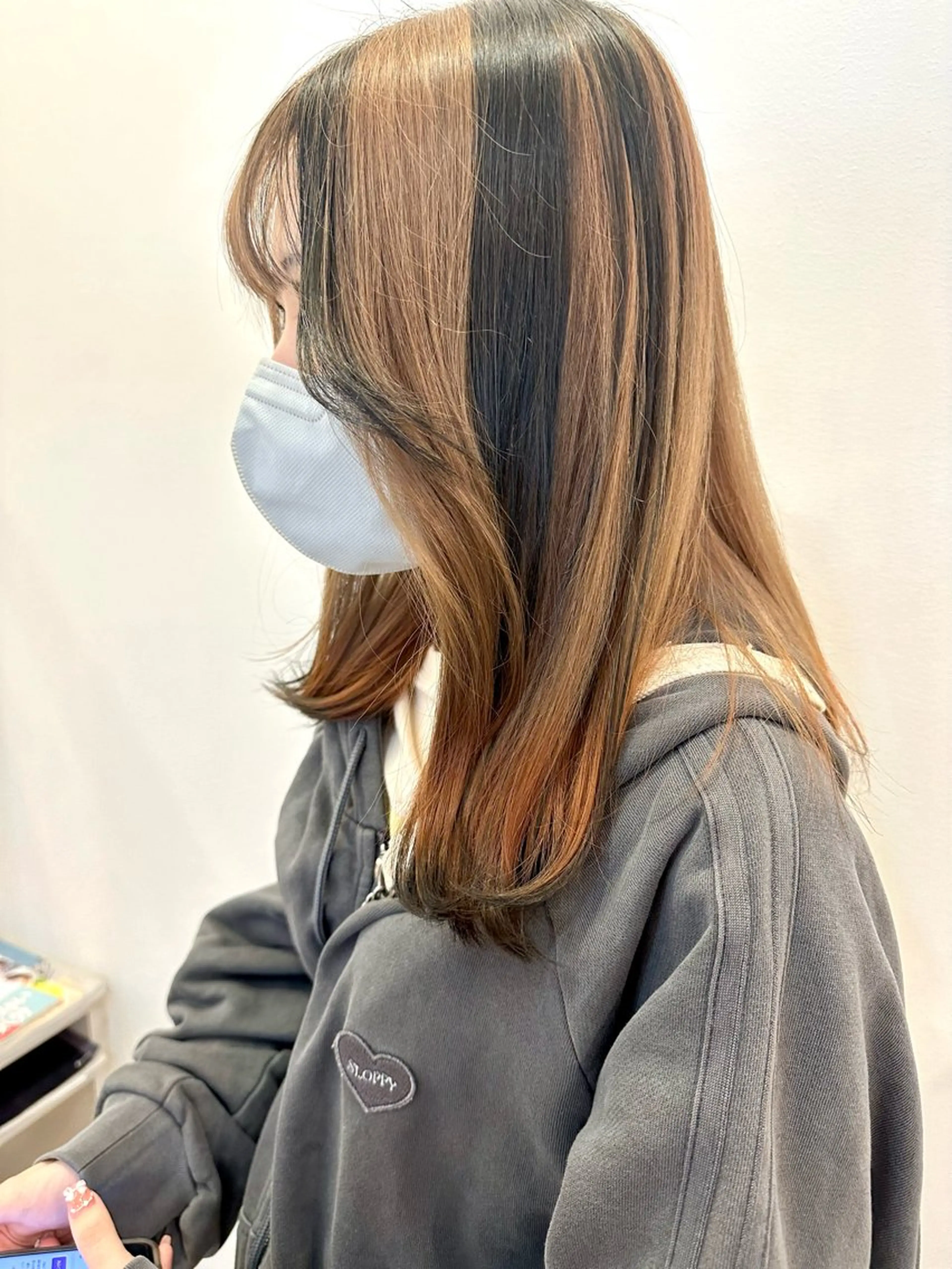 セミロング カラー ブリーチ 狐カラー オレンジ Lita（リタ）所属・十希羽 / Litaのヘアスタイル