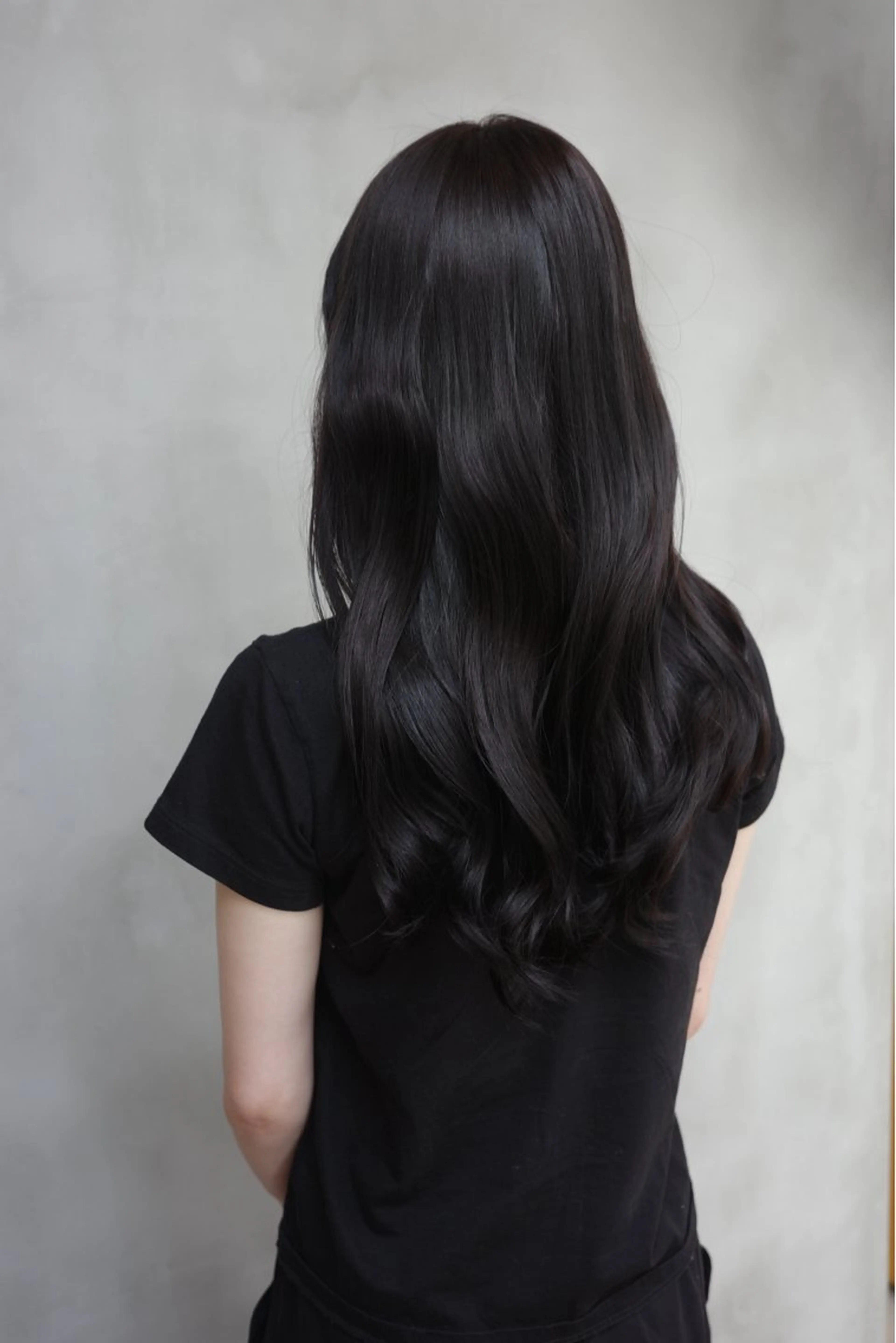 カラー ユン チェウォン NEROのヘアスタイル