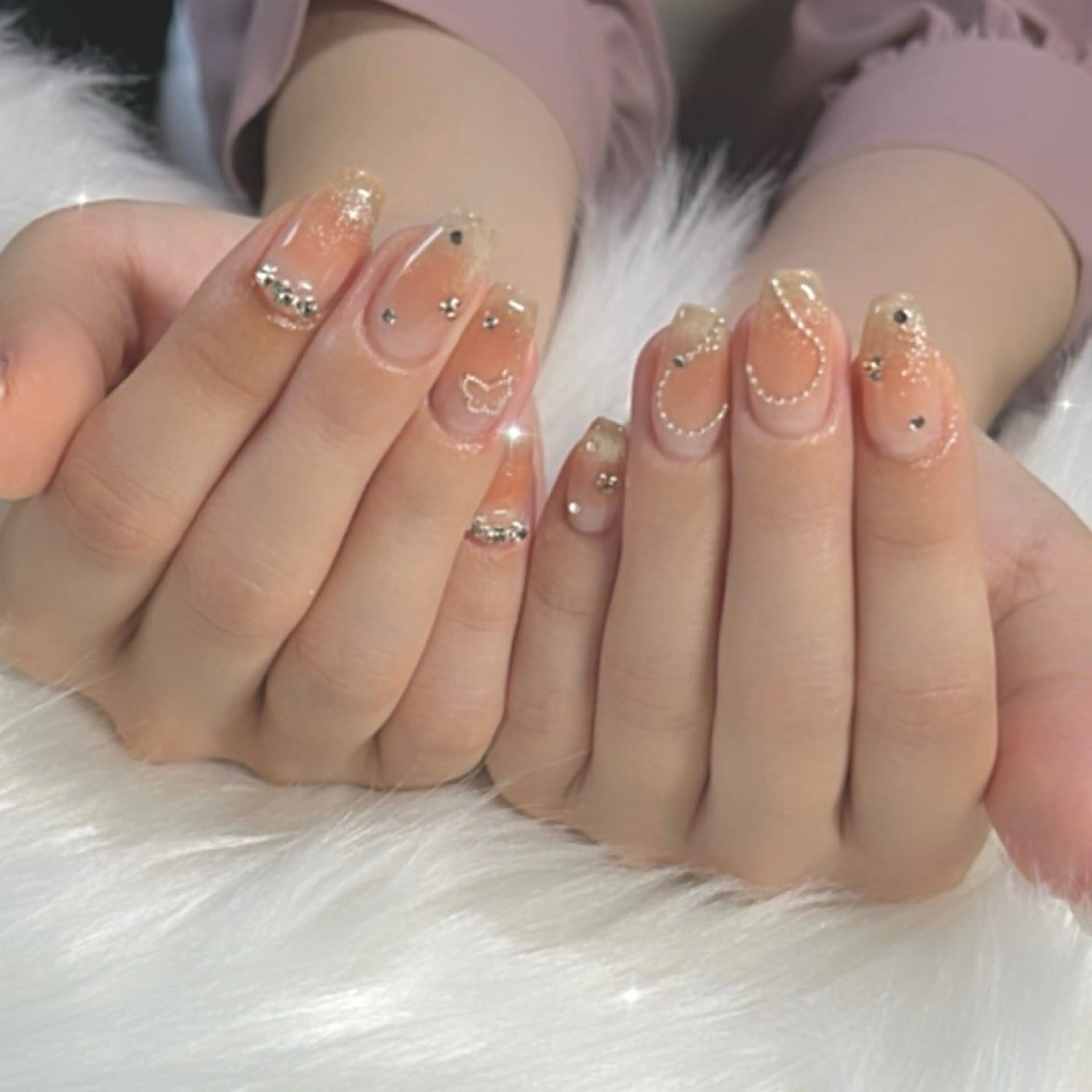 ネイル ボルドー チークネイル クリアネイル 成人式 フラッシュネイル Mai 🪽🩵のネイルデザイン