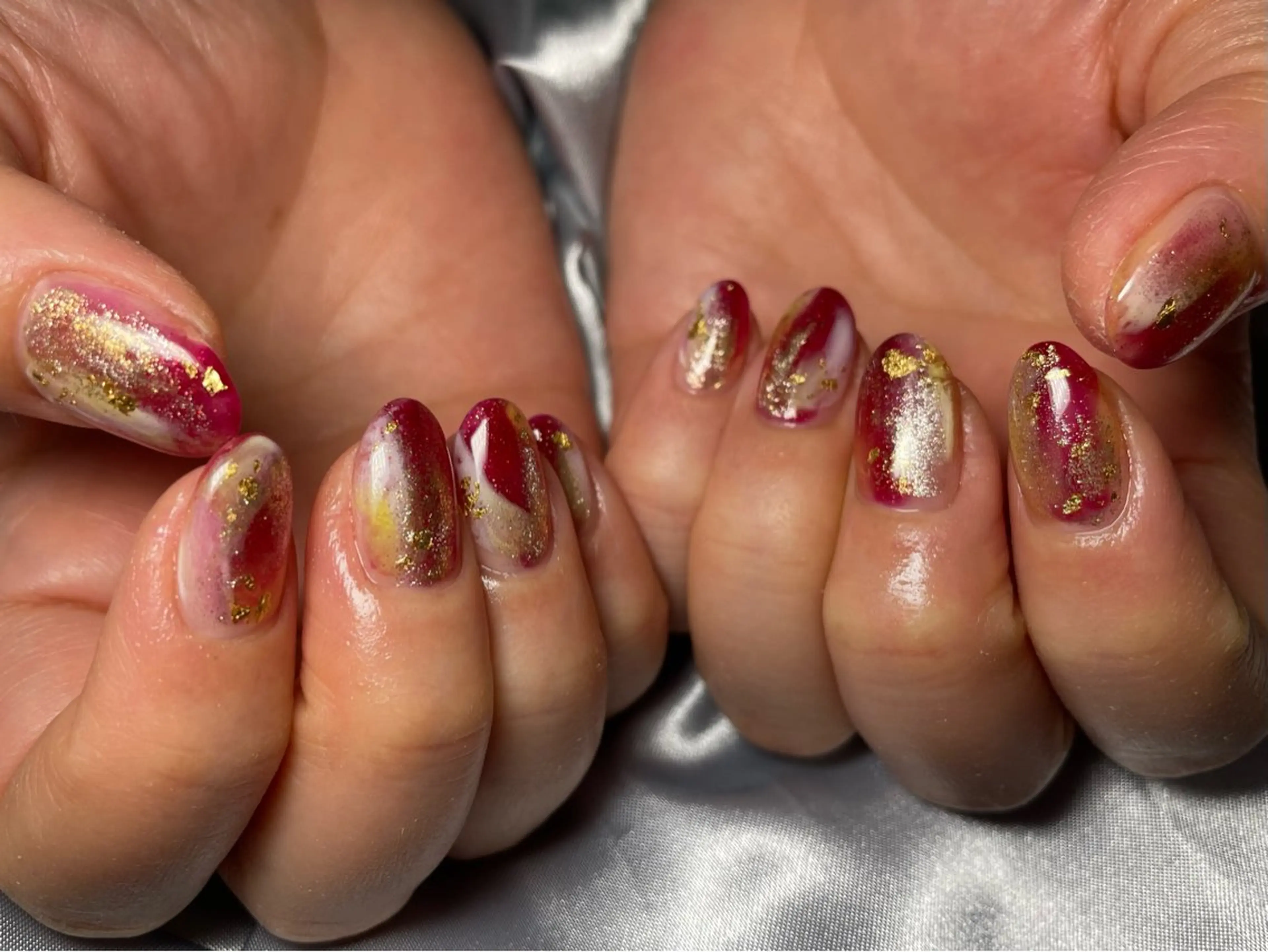 ネイル ニュアンスネイル 赤色 ハンドネイル ✩ miyuのネイルデザイン