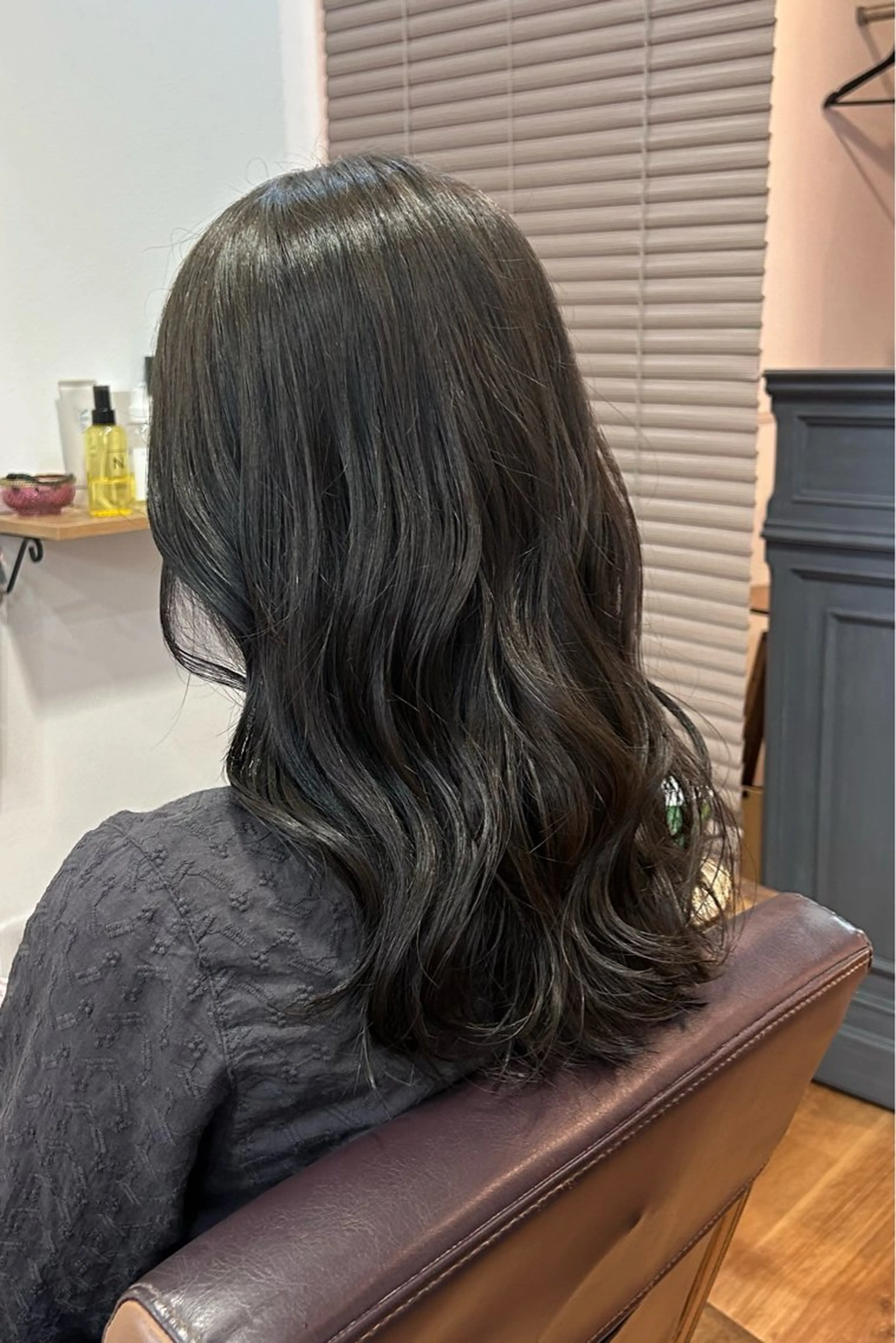 ロング カラー ヘアアレンジ アッシュ ブルーカラー ブルーアッシュ 透明感カラー ヘアカラー flower所属・原田 歩実のヘアスタイル