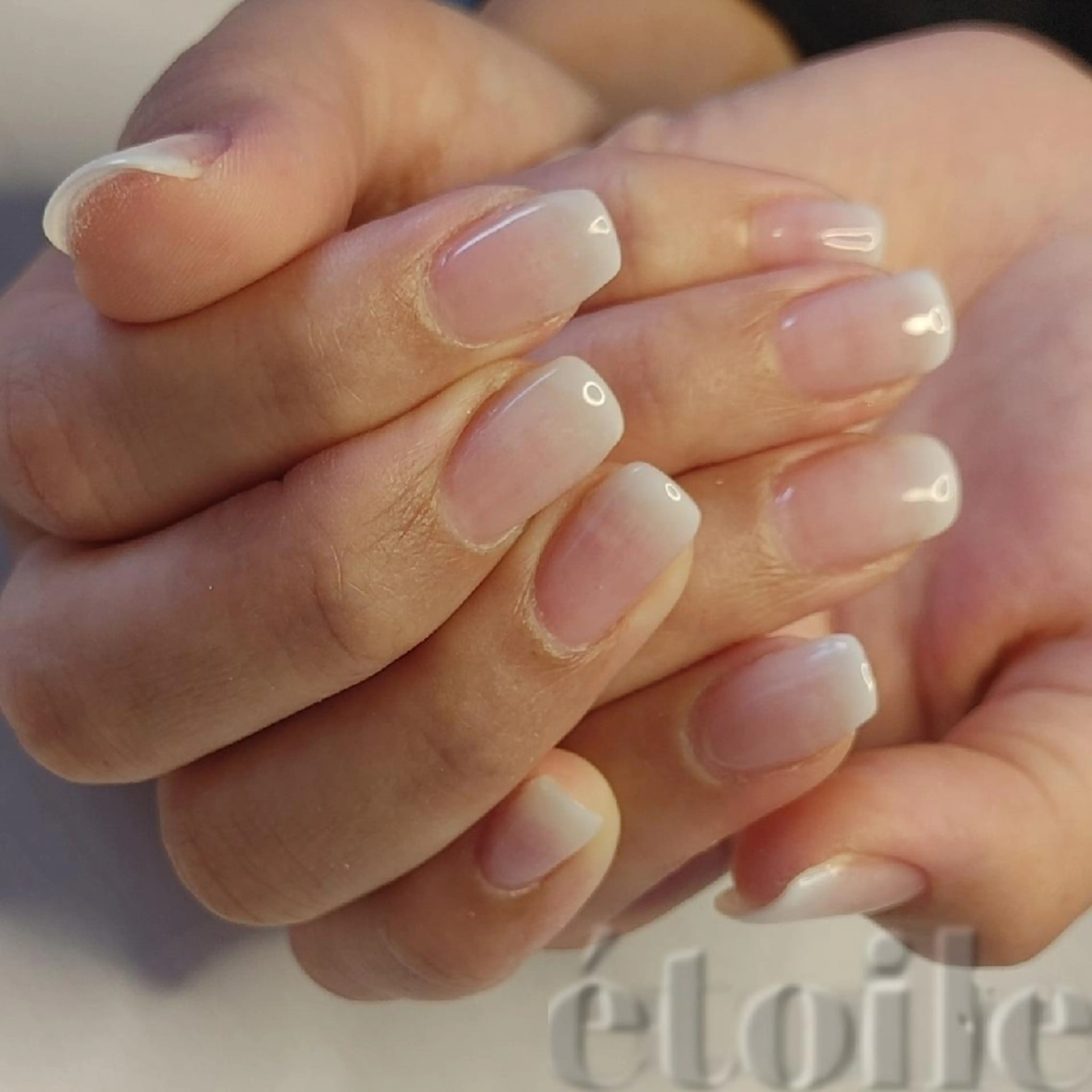 ネイル ホワイト ハンドネイル ハンドケア étoile(エトワール)所属・山田 可愛のネイルデザイン
