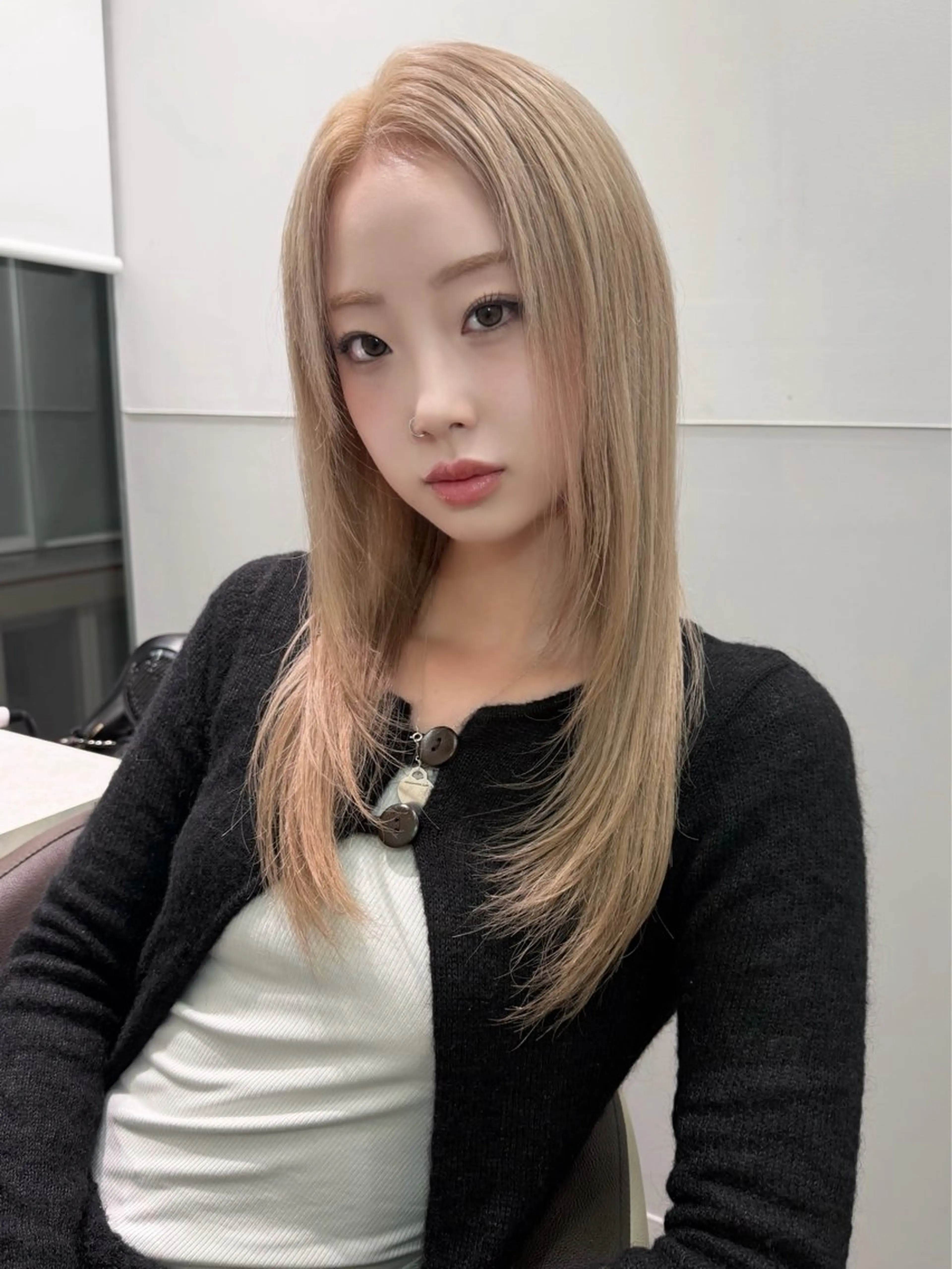 セミロング ヘアカラー トリートメント ViVIE   AOYAMA所属・RiA/レイヤーカッ ト/ハッシュカットのヘアスタイル