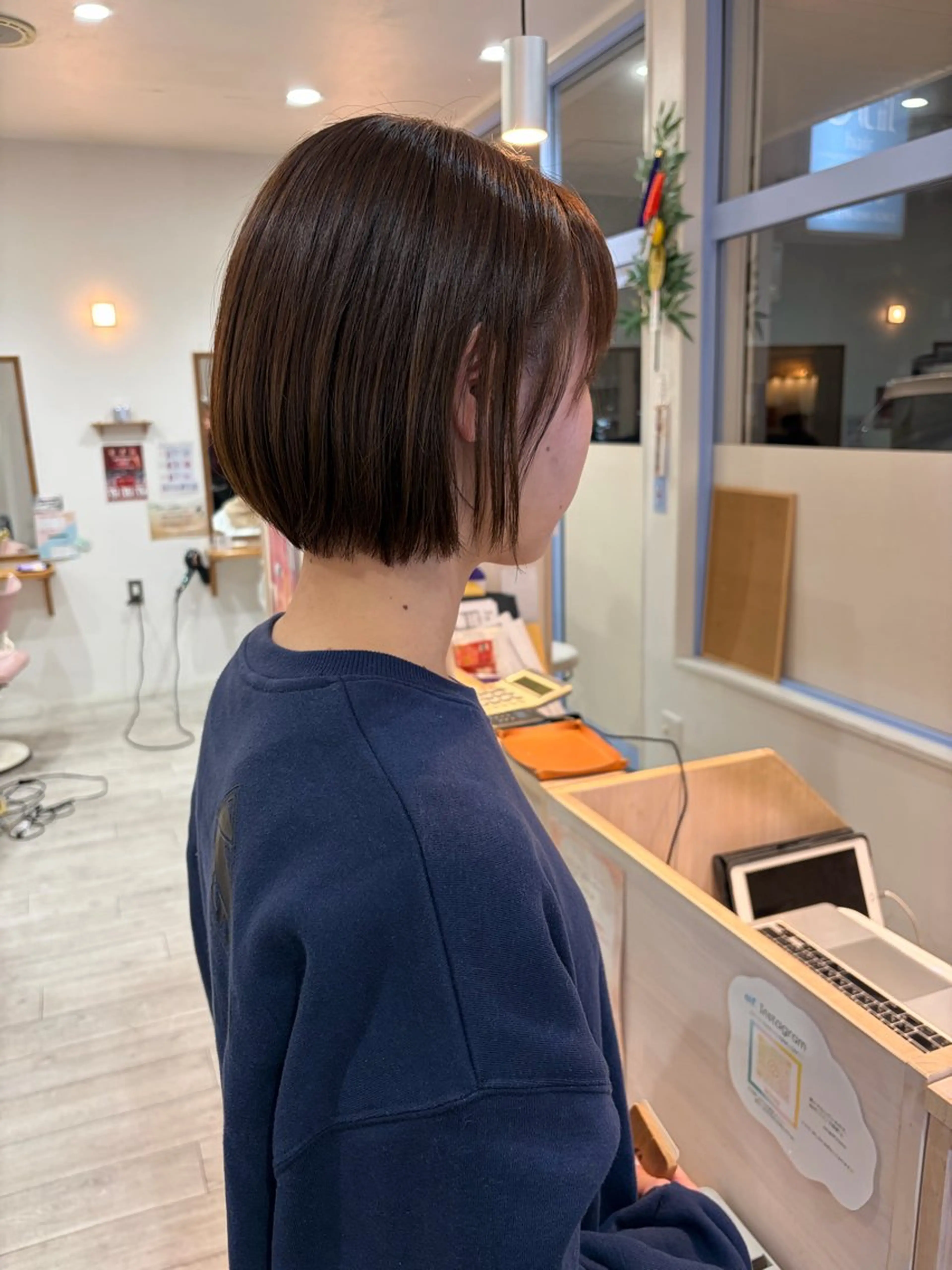 ショート カラー 生尾 虹水のヘアスタイル