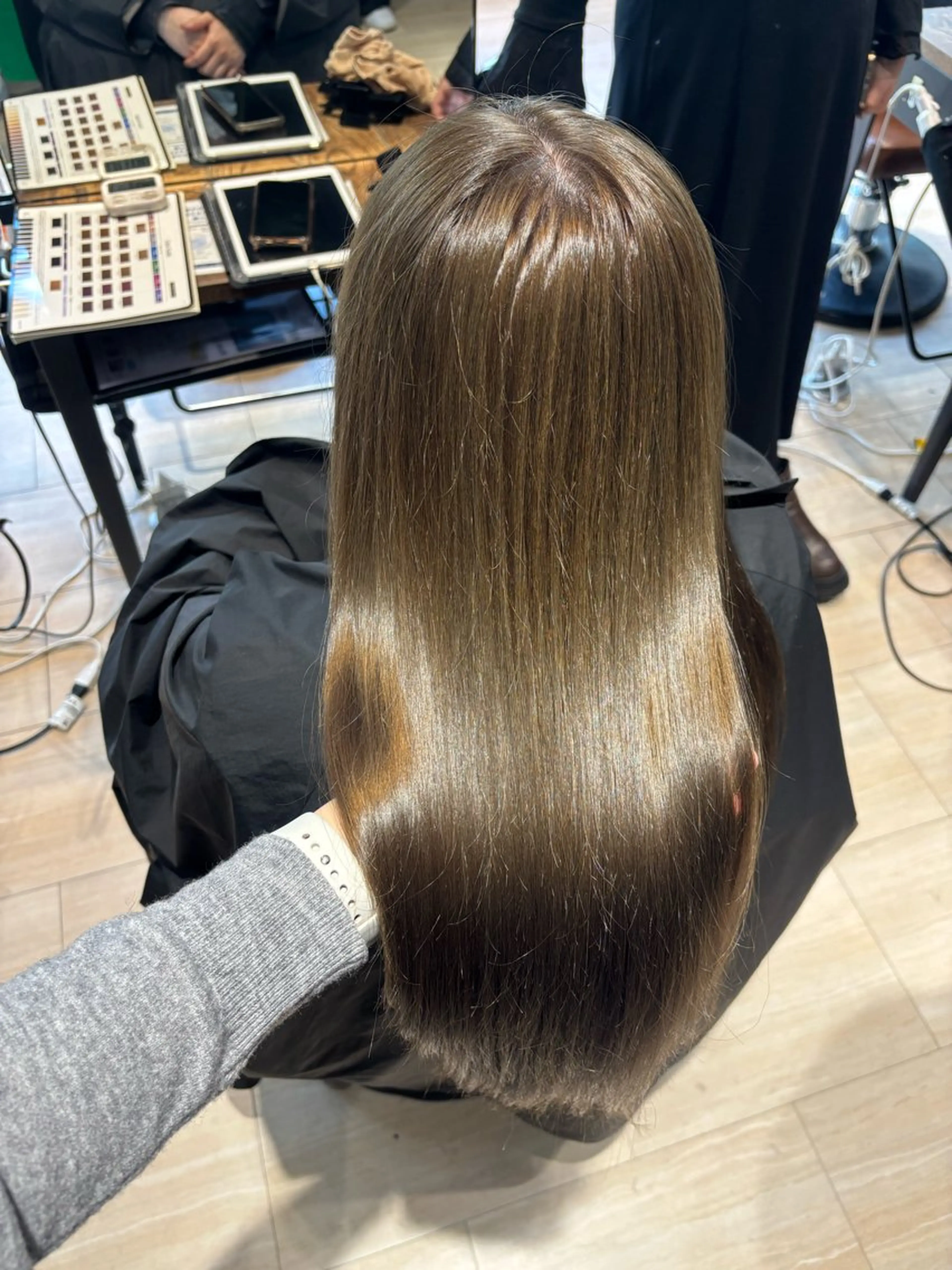ロング カラー ベージュカラー 透明感カラー オリーブベージュ オリーブカラー トリートメント カット ヘアカラー トリートメント 穂積 未優のヘアスタイル