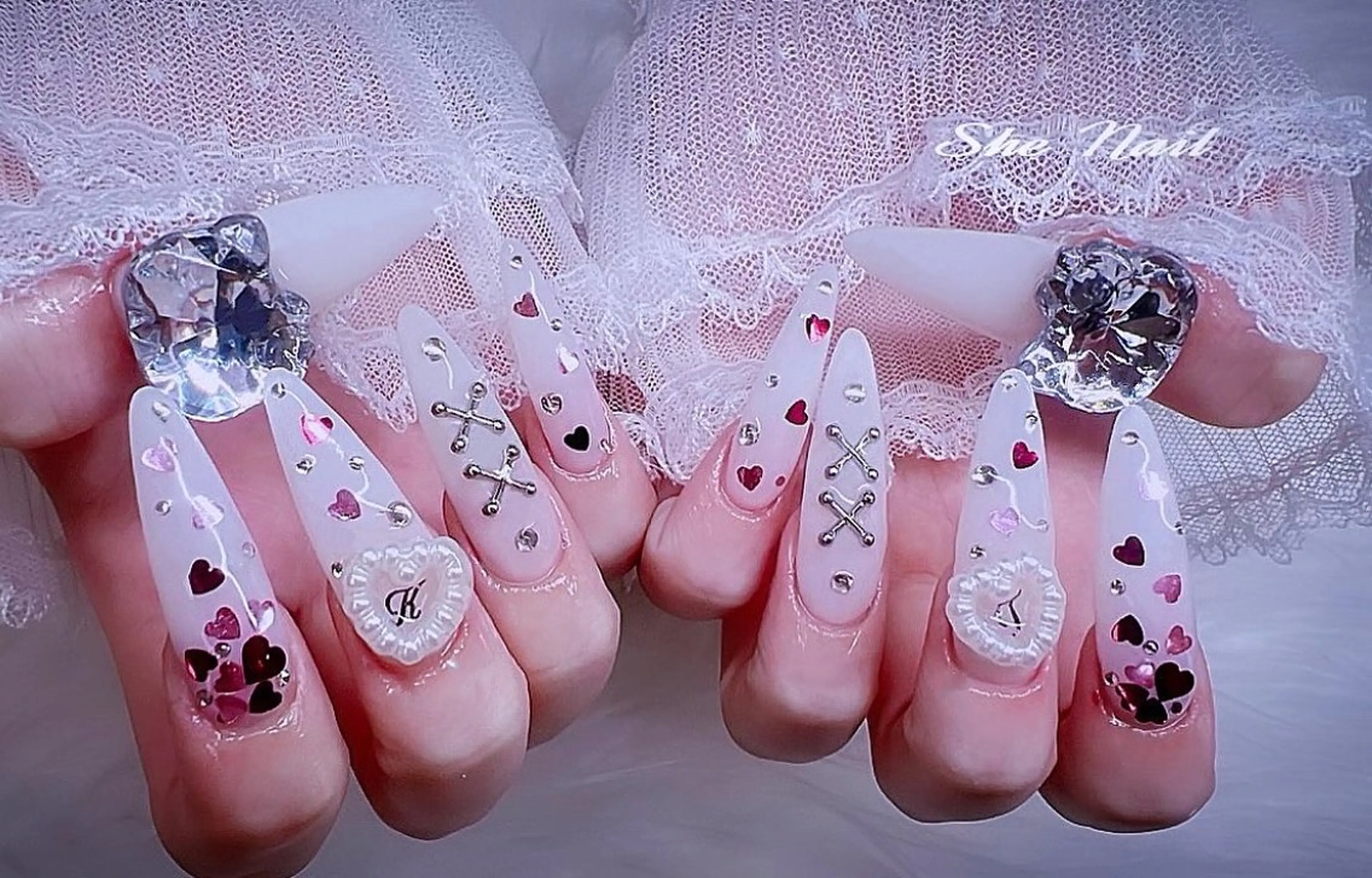 ネイル チークネイル 長さ出し フレンチネイル ガラスフレンチ キラキラネイル She   Nail所属・ISA_ BELLAのネイルデザイン