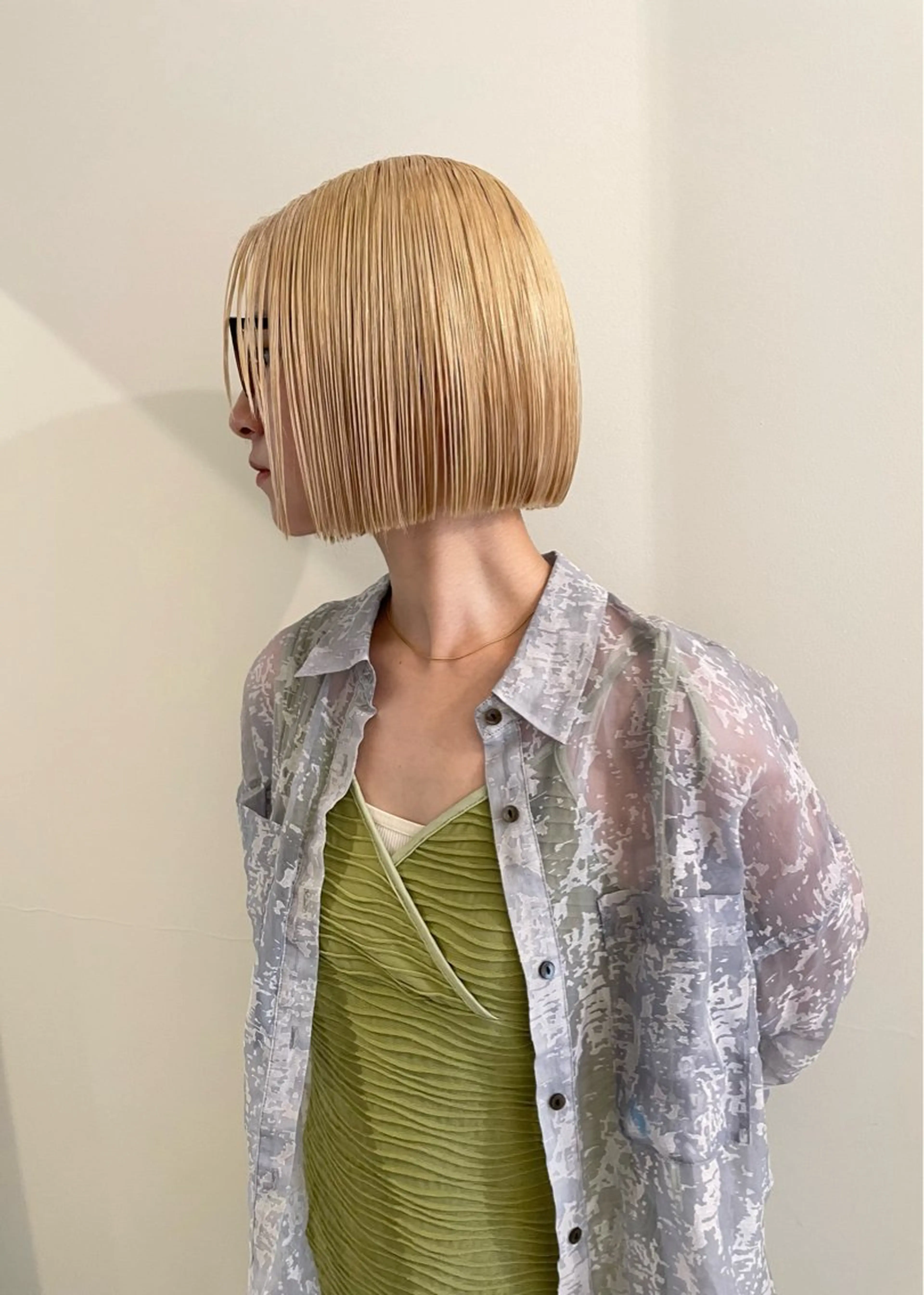 ショート カラー 抜きっぱなしブロンド ブロンド ボブ ヘアカラー 渋谷 留菜のヘアスタイル