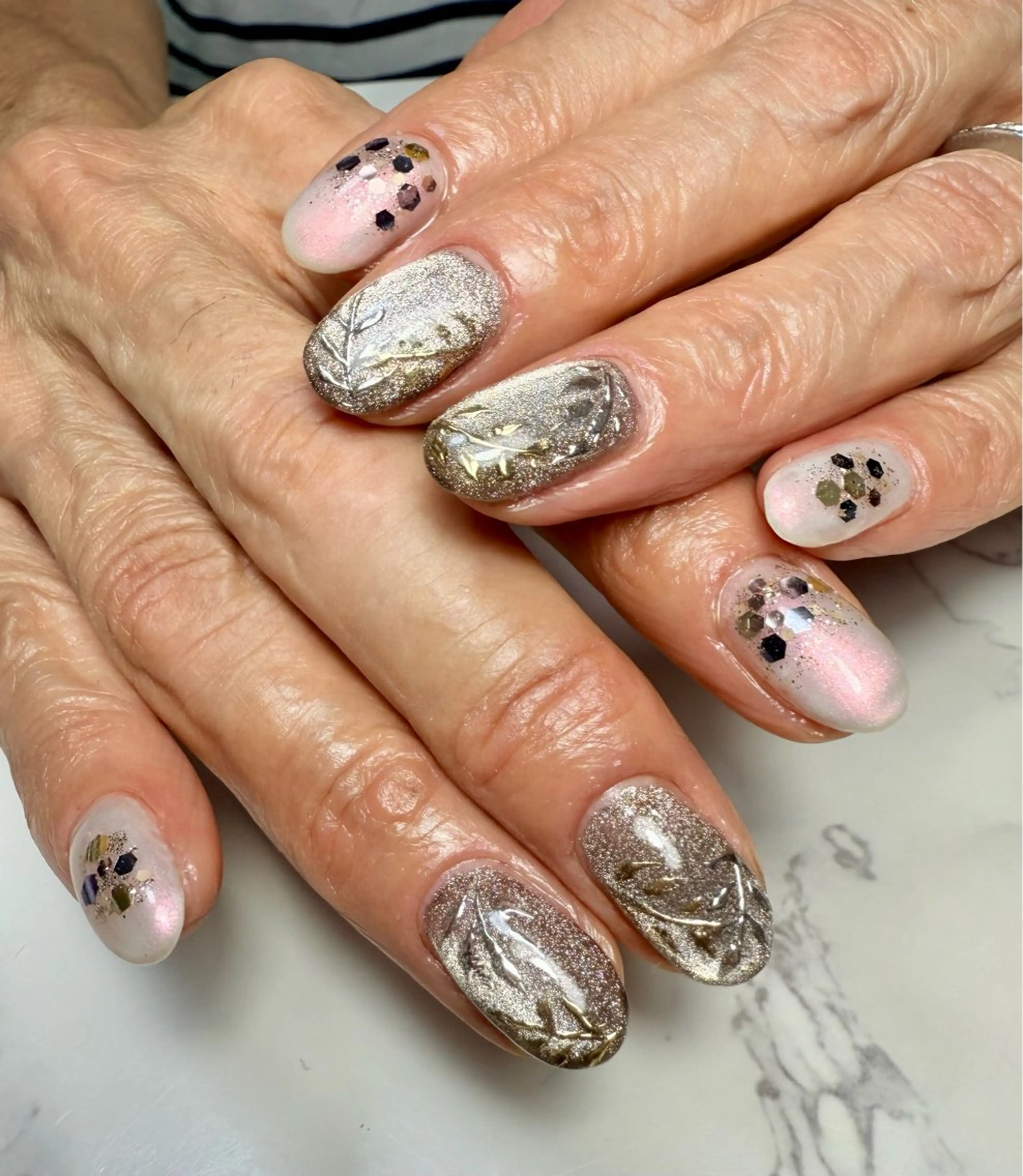 ネイル アニマル柄 アートネイル チークネイル 氷ネイル・うるうるネイル キラキラネイル M.N_ nailのネイルデザイン