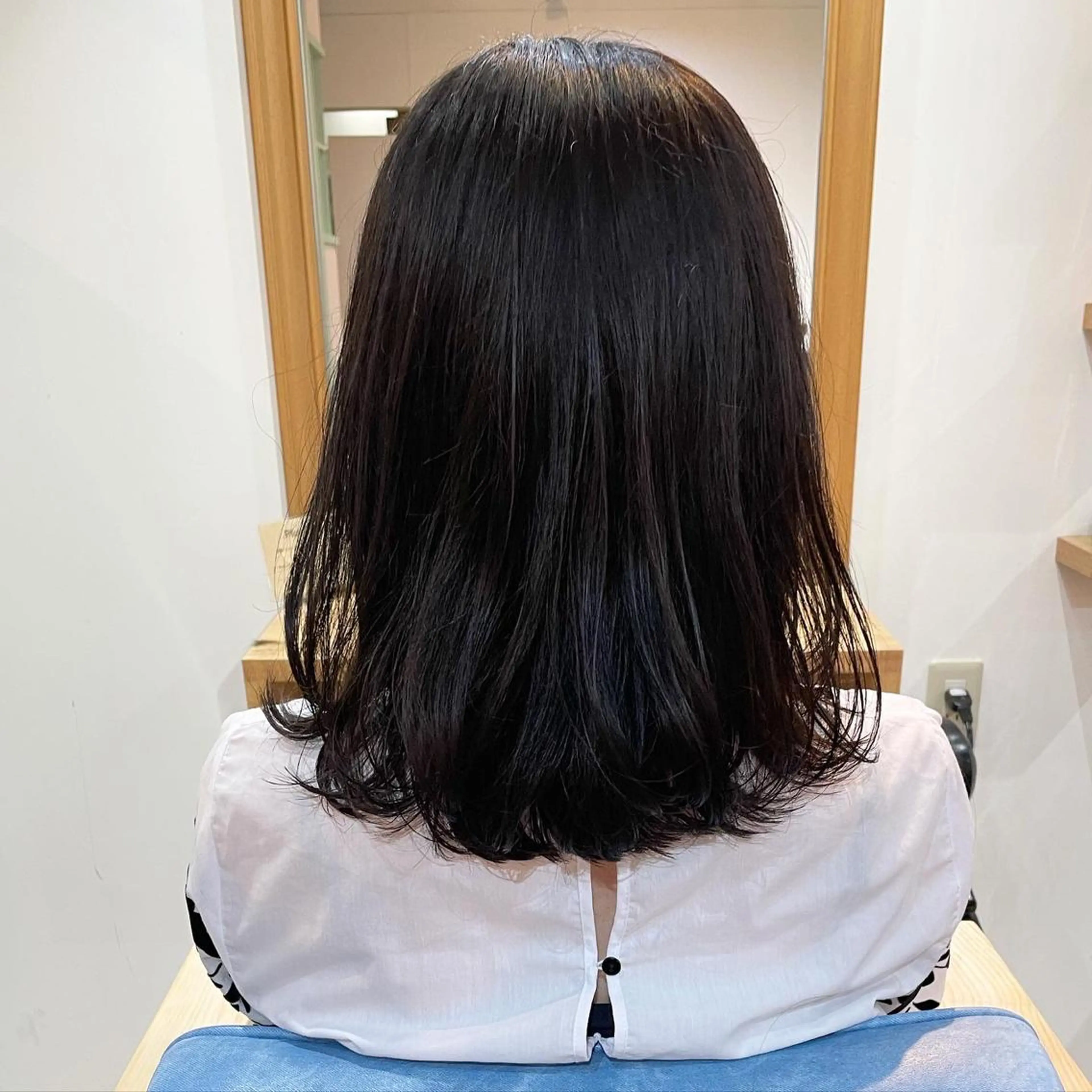 ミディアム いいの ひかりのヘアスタイル