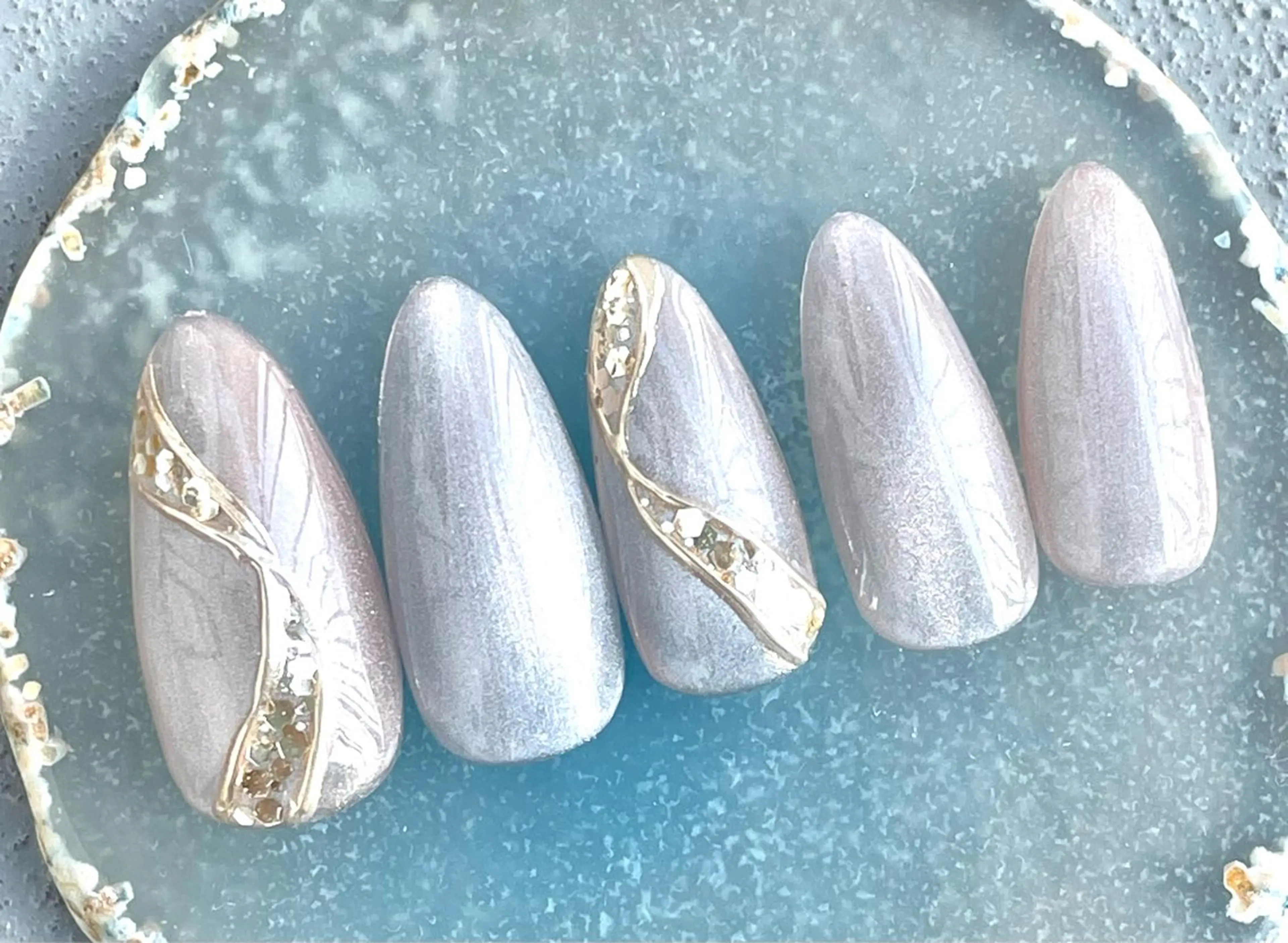 ネイル アートネイル 氷ネイル・うるうるネイル マグネットネイル ミラーネイル リボン ハンドネイル koto nails所属・koto nailsのネイルデザイン