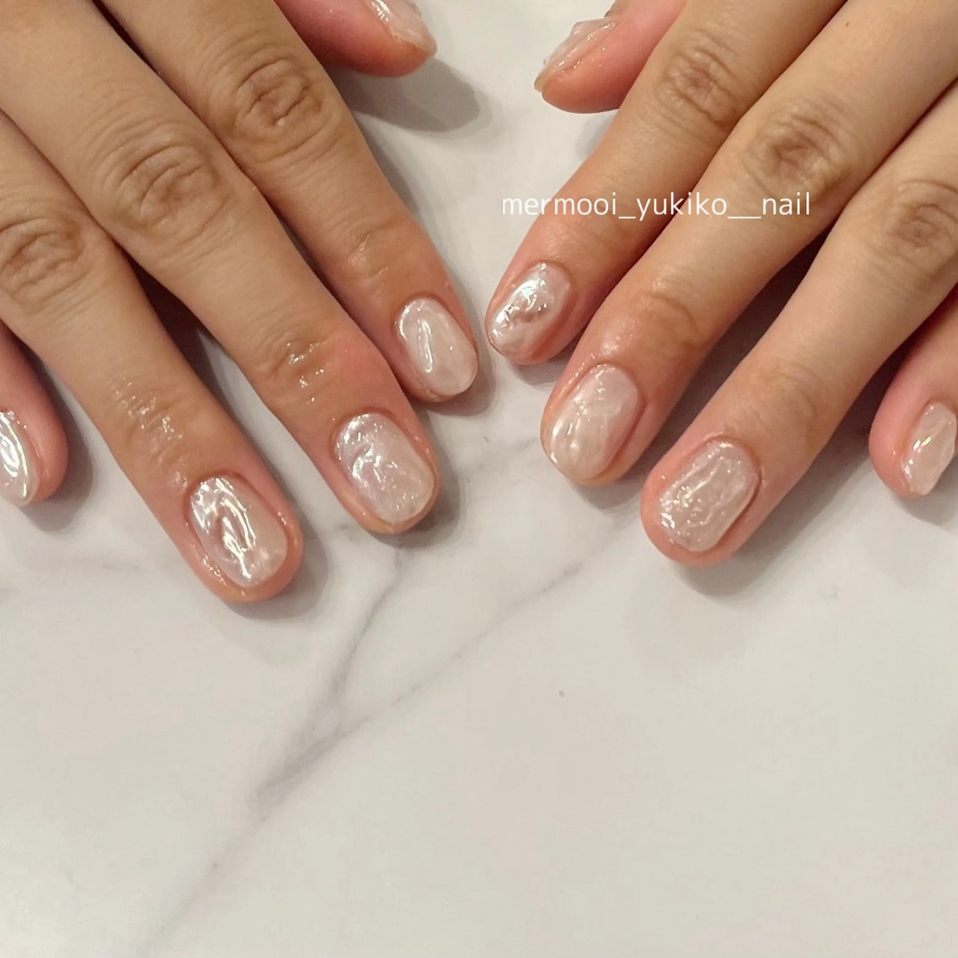 ネイル オーロラネイル ミラーネイル 持ち込み ニュアンスネイル ぷっくりネイル ハンドネイル melu所属・melu yukikoのネイルデザイン