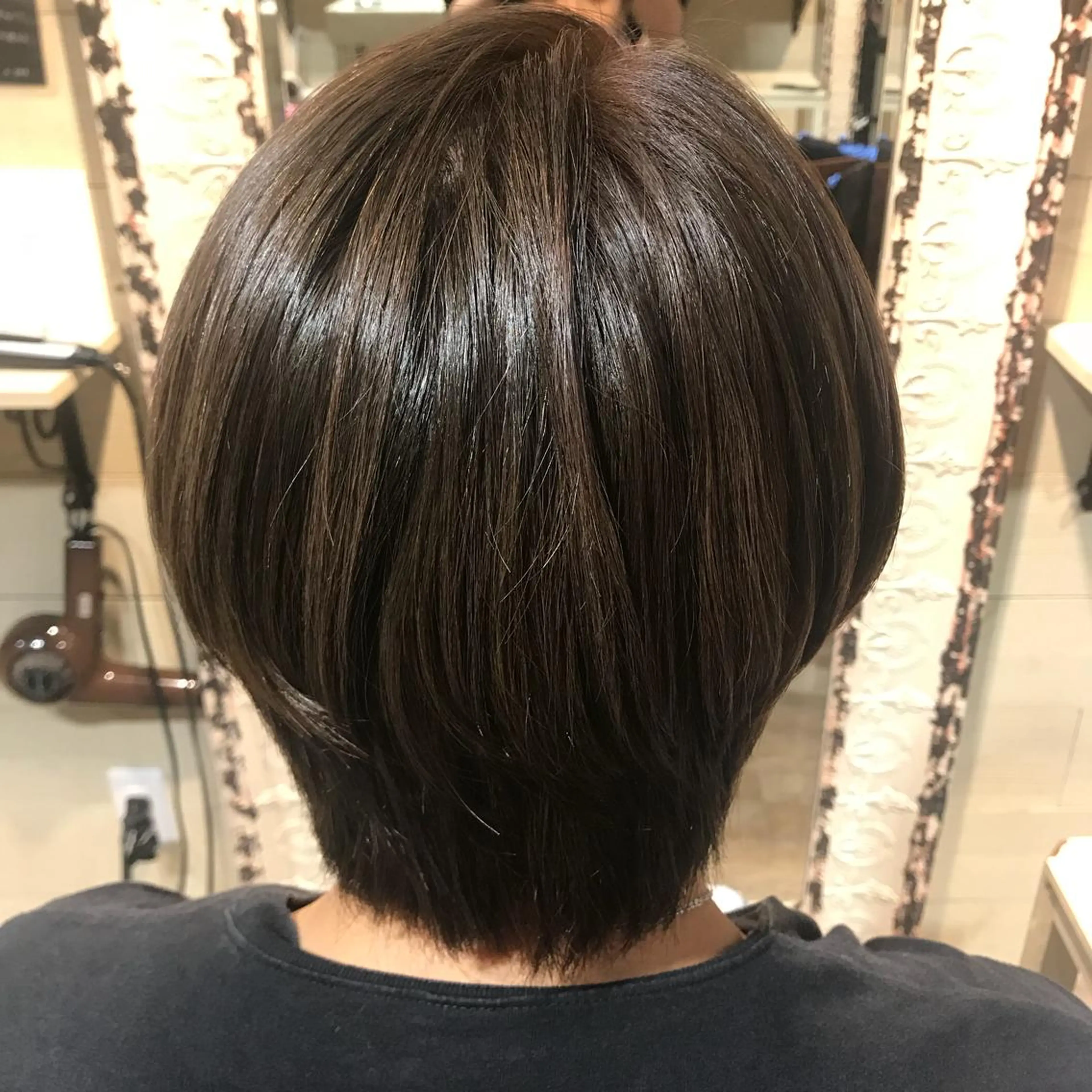 ショート クワハラ イオリのヘアスタイル