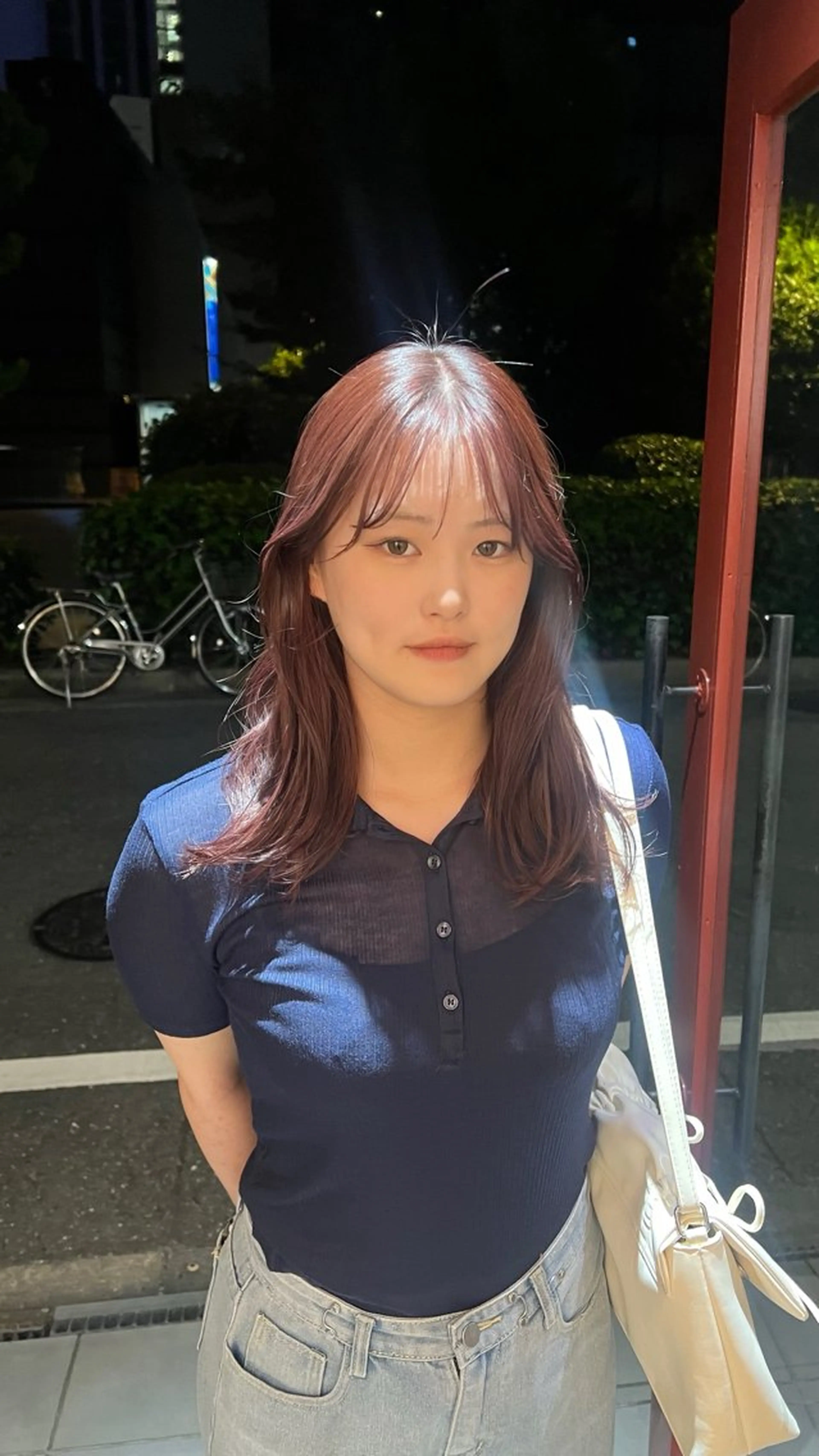 セミロング 室屋 鈴音のヘアスタイル