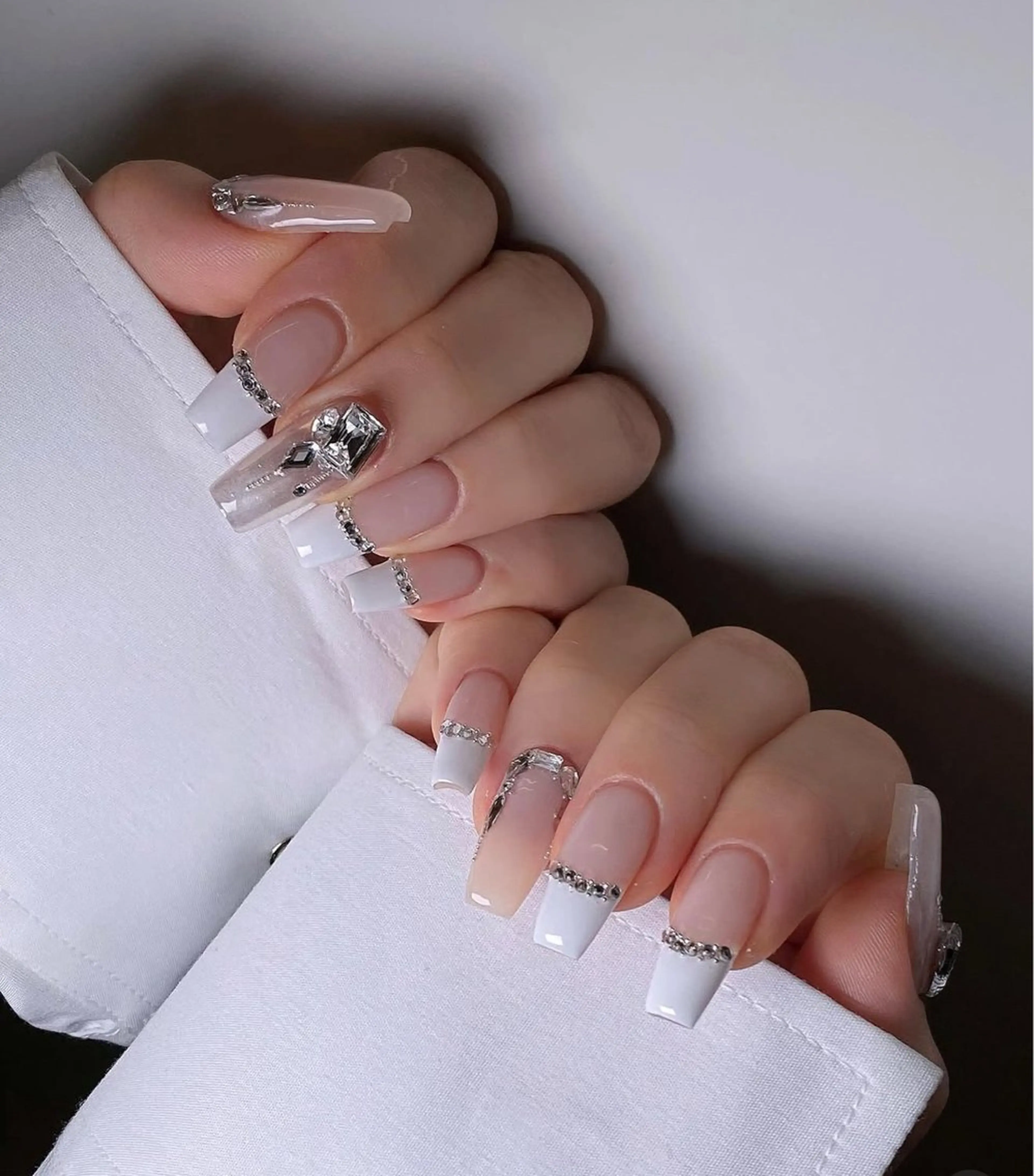 ネイル アニマル柄 オーロラネイル チークネイル フラッシュネイル ジェルネイル ハンドネイル Tira Nailのネイルデザイン