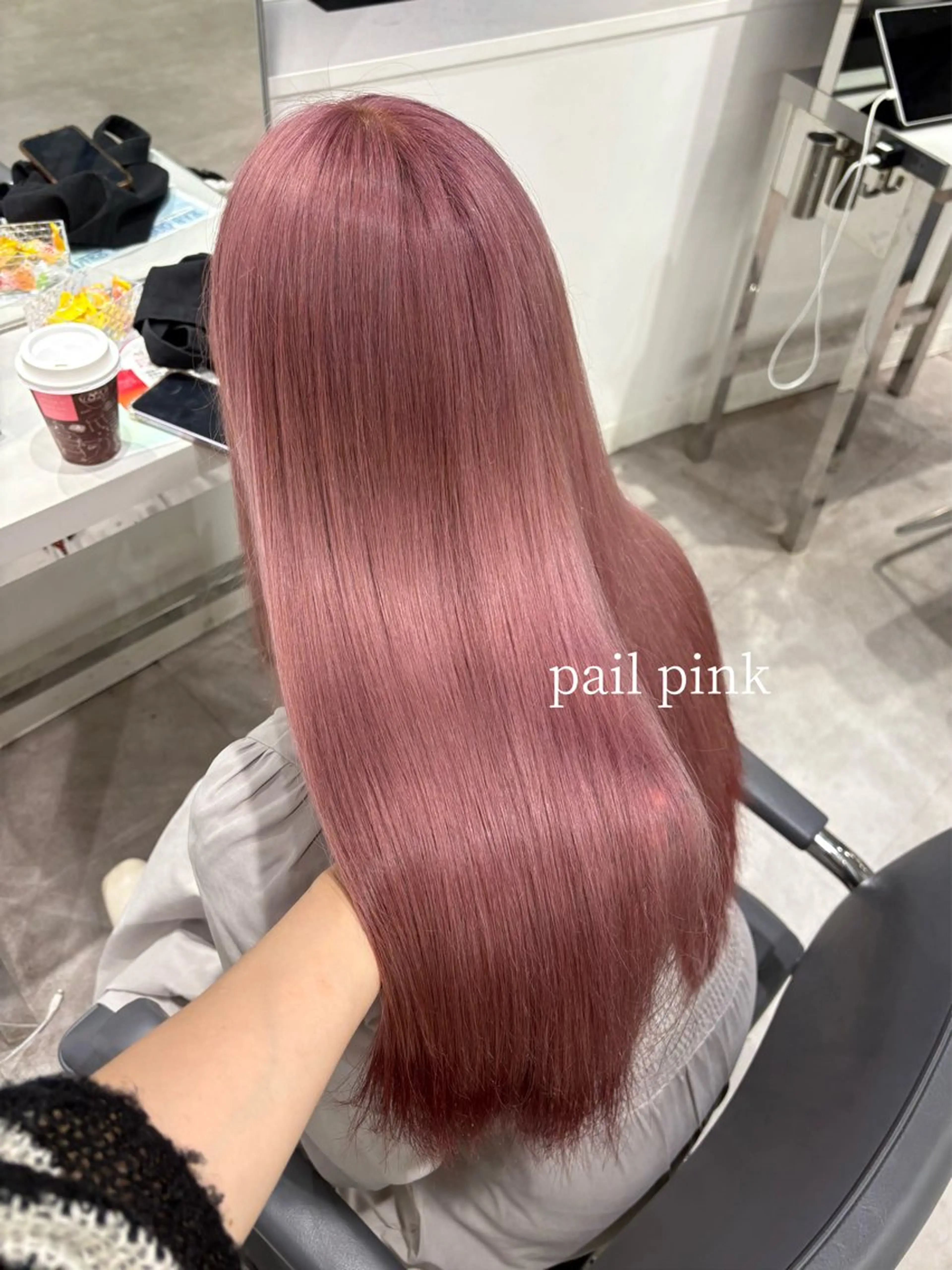 ロング カラー ブリーチ ピンクカラー ヘアカラー MEI🎀つやカラー 🎀レイヤー🎀渋谷のヘアスタイル