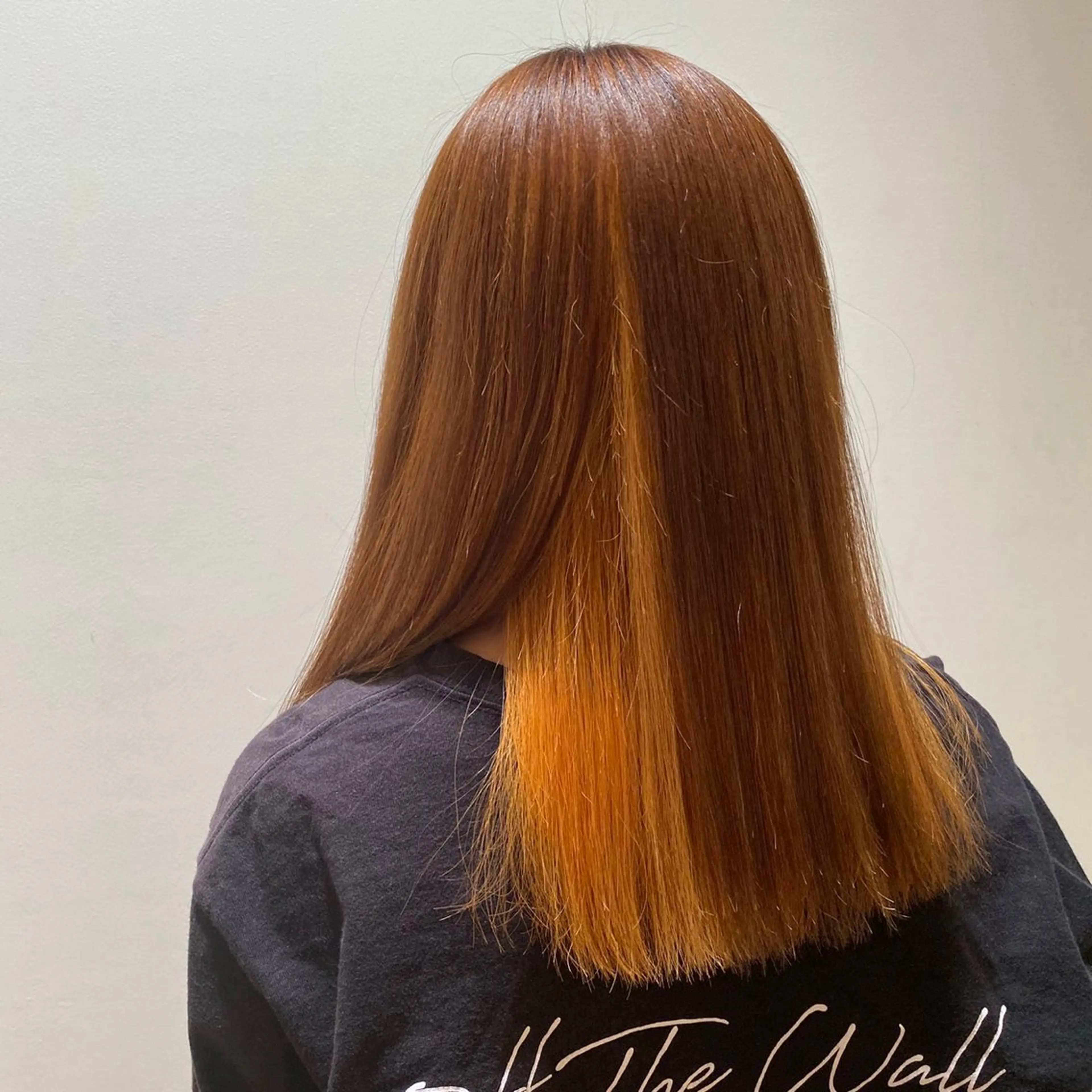 セミロング カラー ブリーチ オレンジ MO-KU一宮店所属・🥀HARUKA 🥀のヘアスタイル