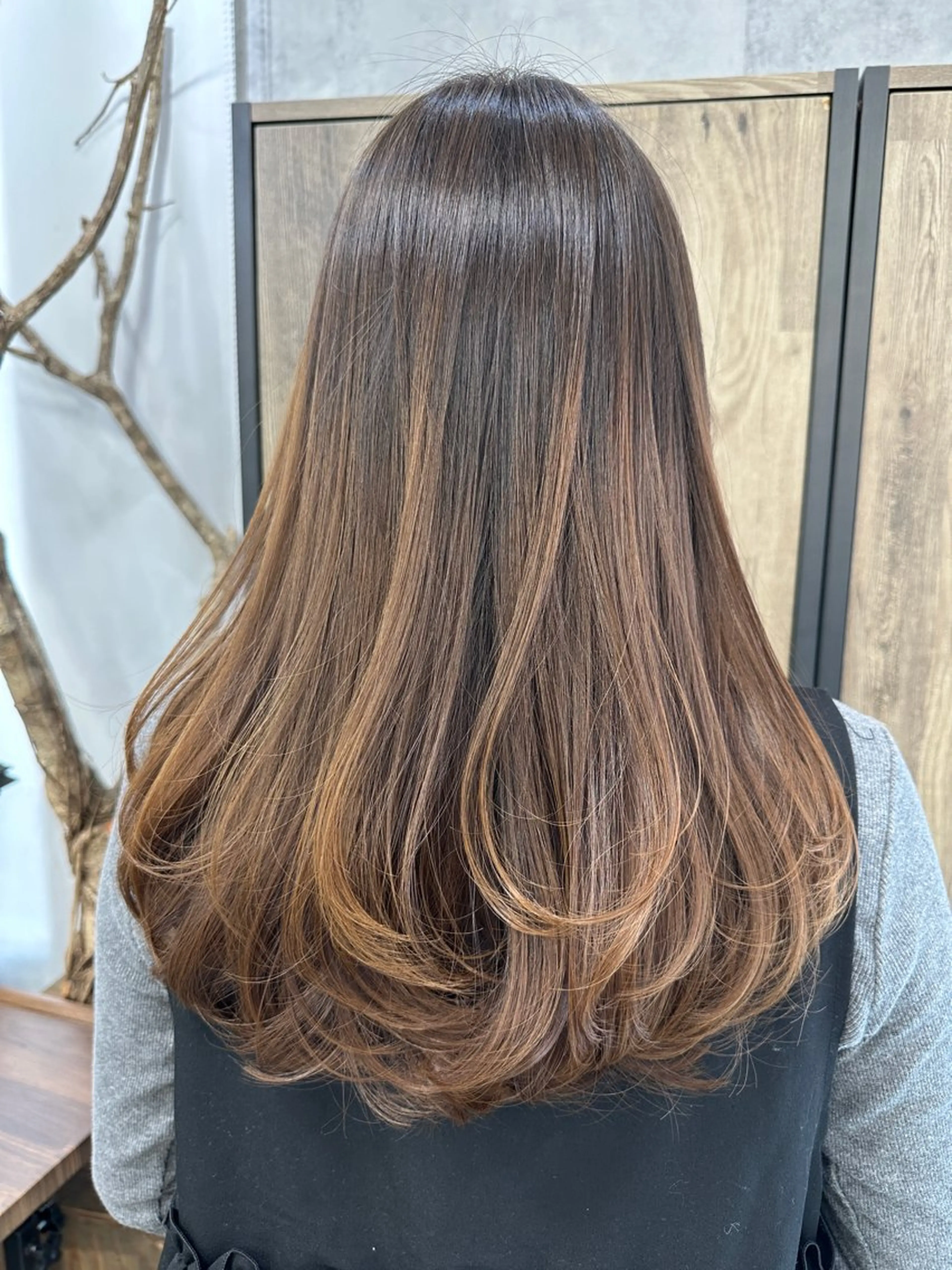 ロング レイヤーカット カット トリートメント 鈴木 菜々映のヘアスタイル