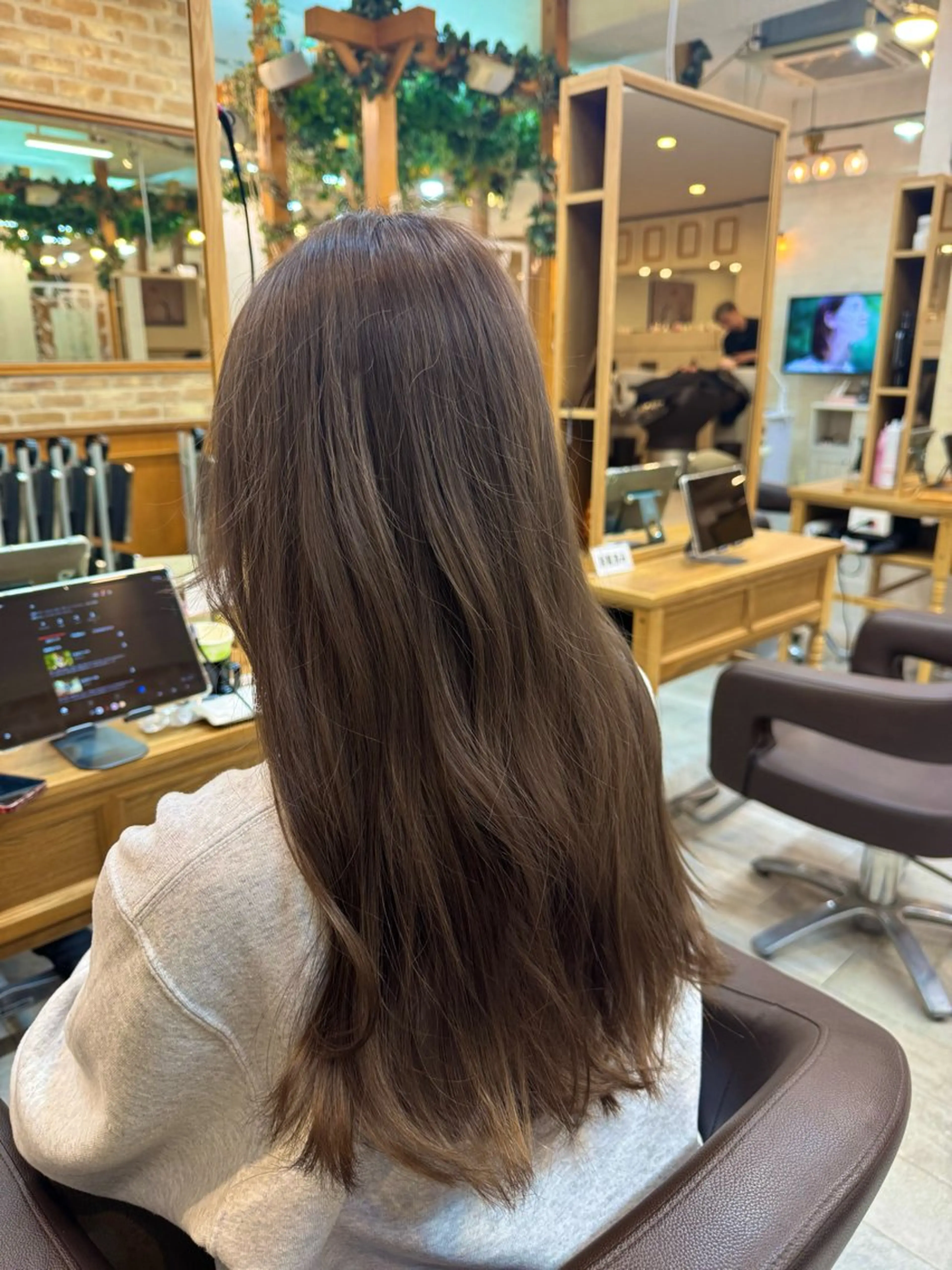 ロング ヘアカラー 細矢 翔太のヘアスタイル