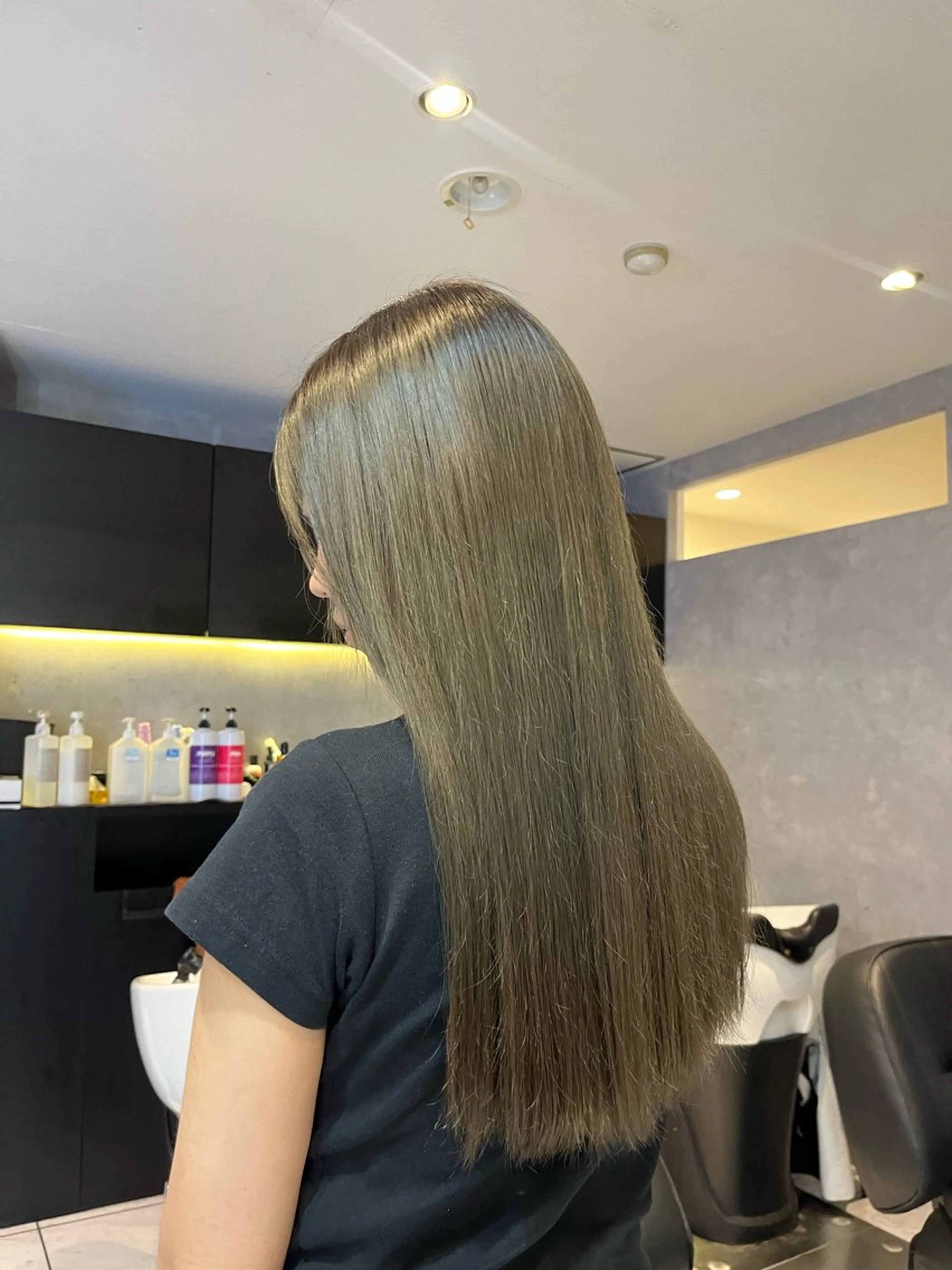 1ブリーチカラー（ブリーチ１回、カラー）の写真