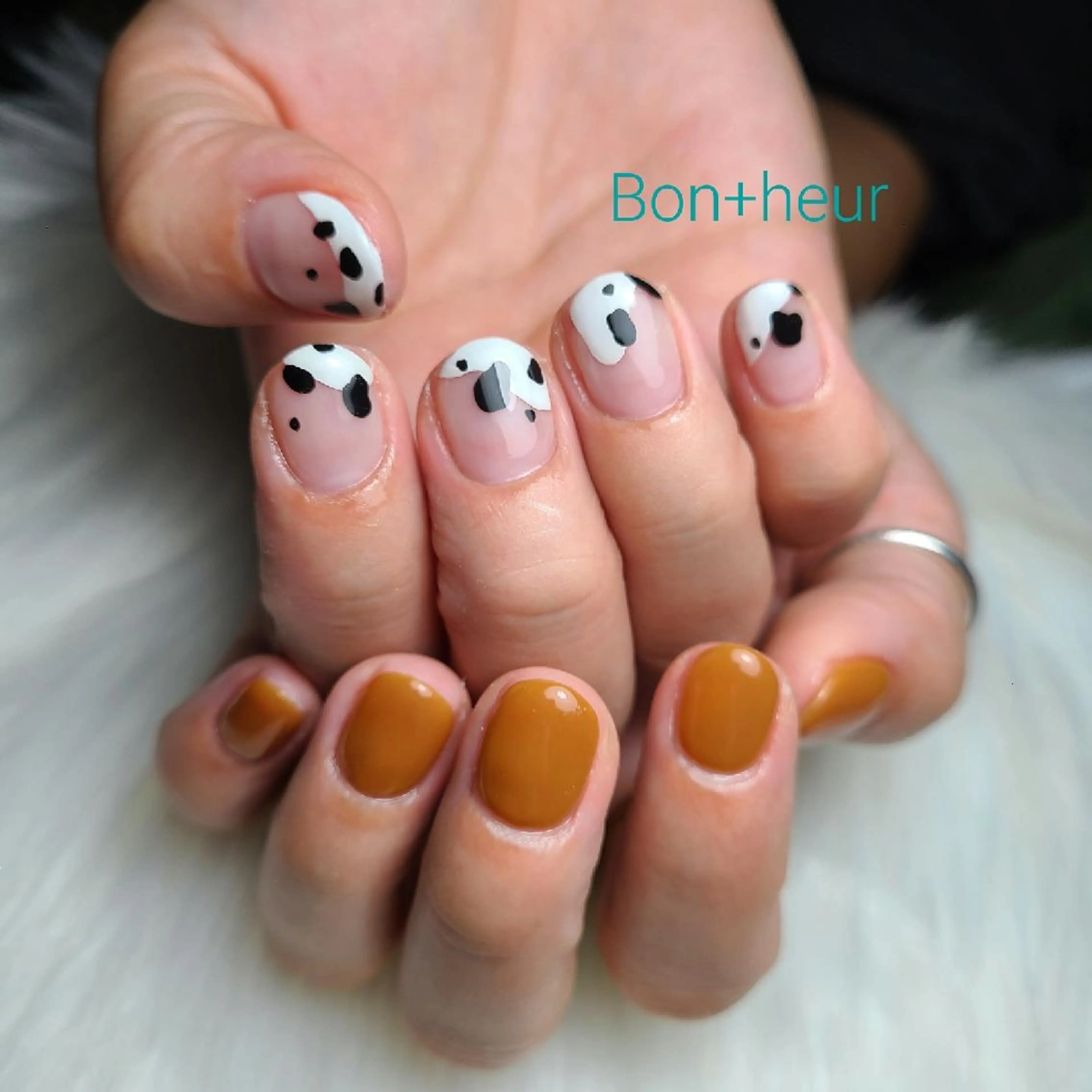 ネイル ジェルネイル ラメ(グリッター) ニュアンスネイル オフィスネイル ワンカラーネイル 宮口 紗子のネイルデザイン