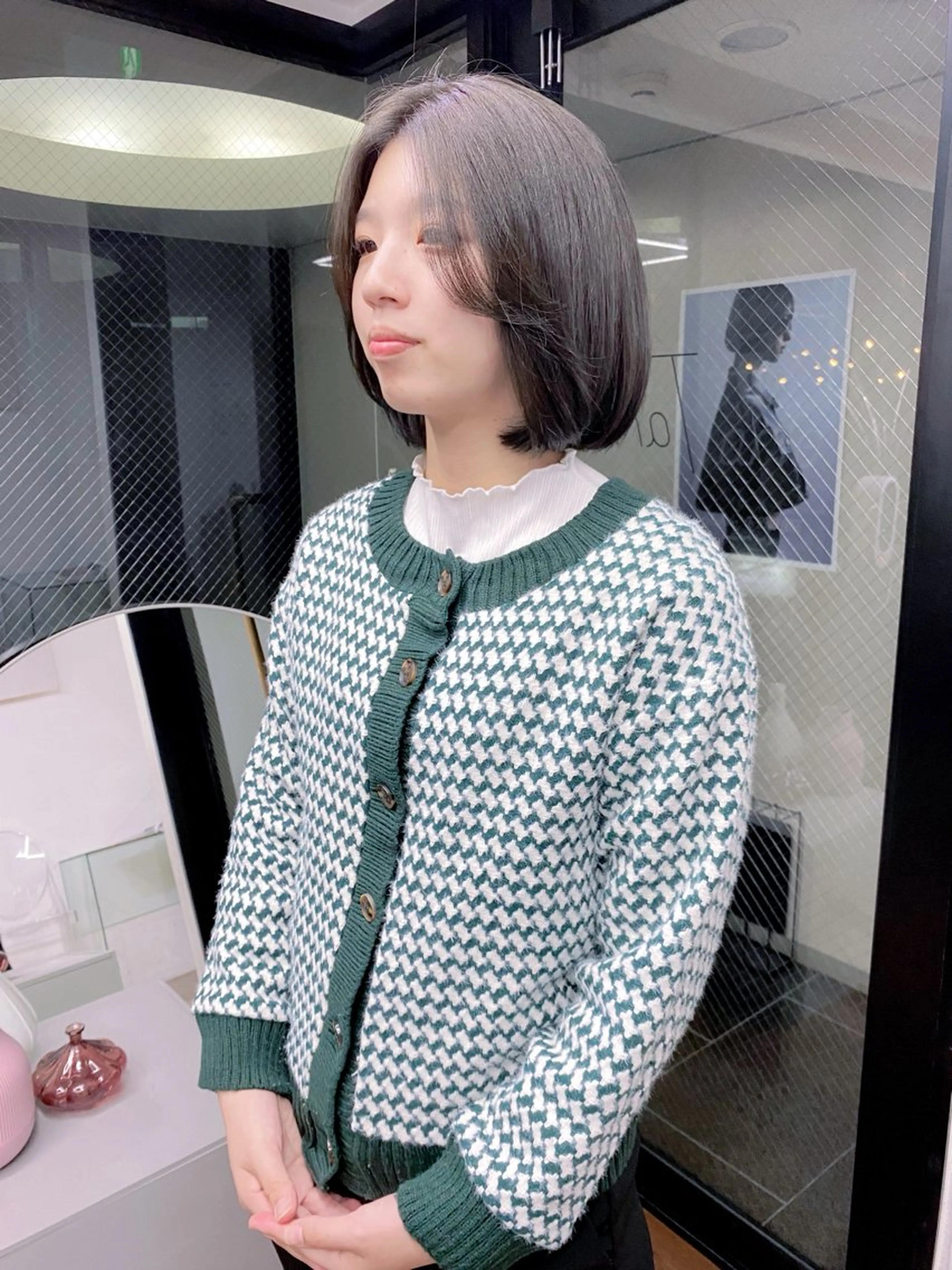 ミディアム カラー ベージュカラー 透明感カラー オリーブベージュ 柔らかストレートと ツヤカラー/和田陽向のヘアスタイル