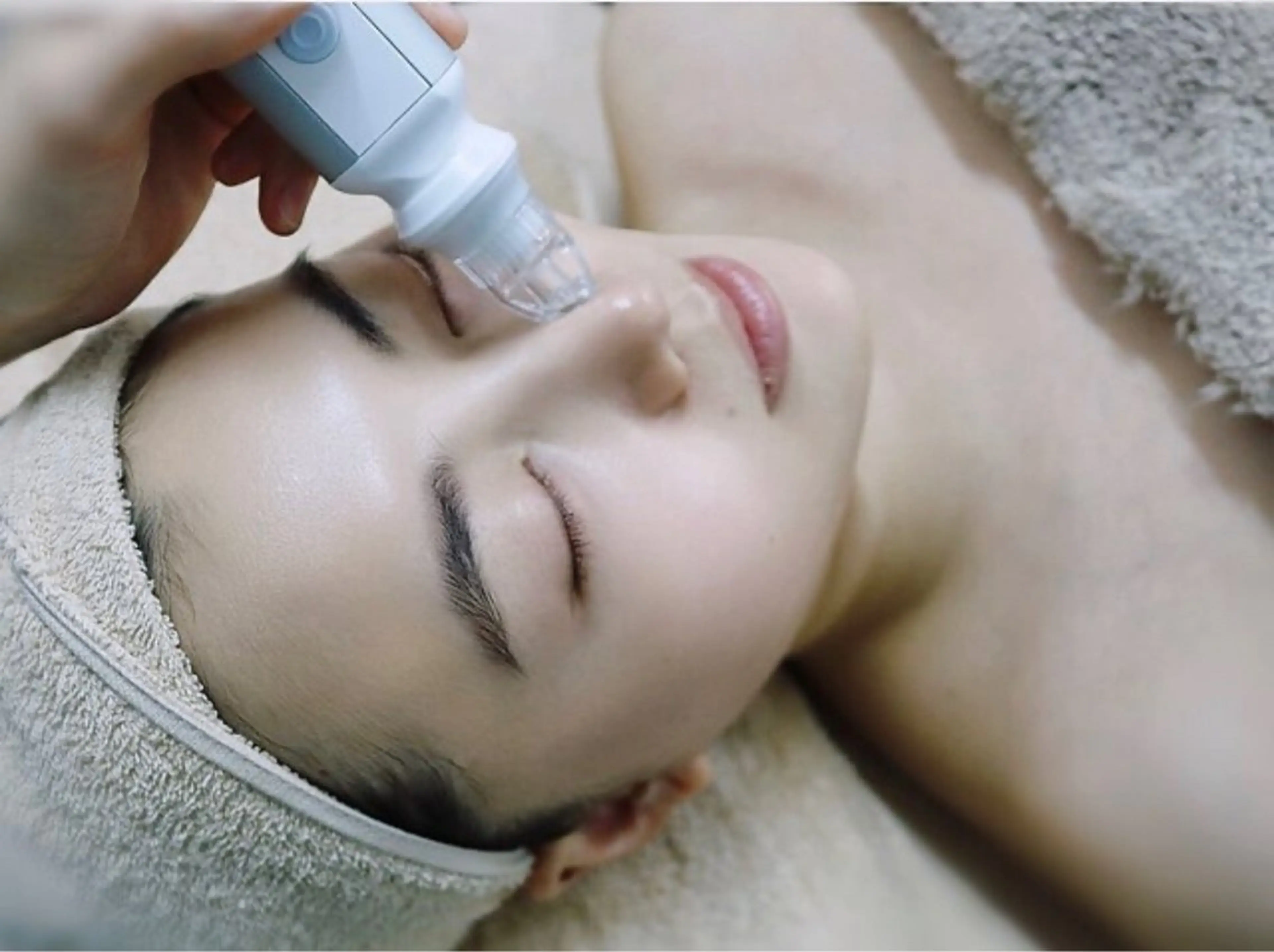 (毛穴スッキリ)小顔コルギ超人気!美肌に◎立体小顔+毛穴洗净+デコルテ+保湿パック【50分】5300円2回目+1000円の写真