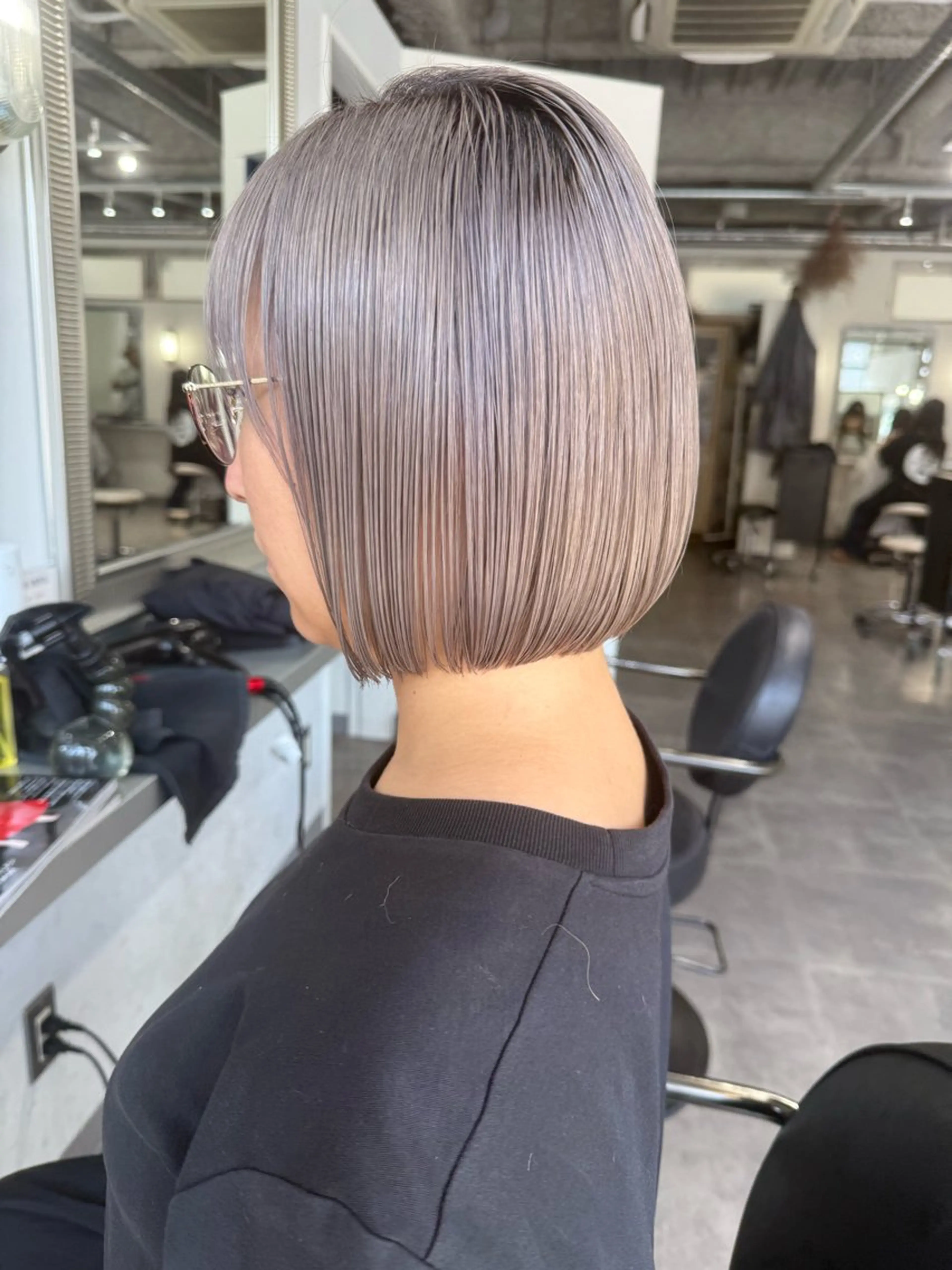 ショート ボブ 外国人風カラー ハイレイヤー ハイライト 髪質改善 篠崎 佑季のヘアスタイル