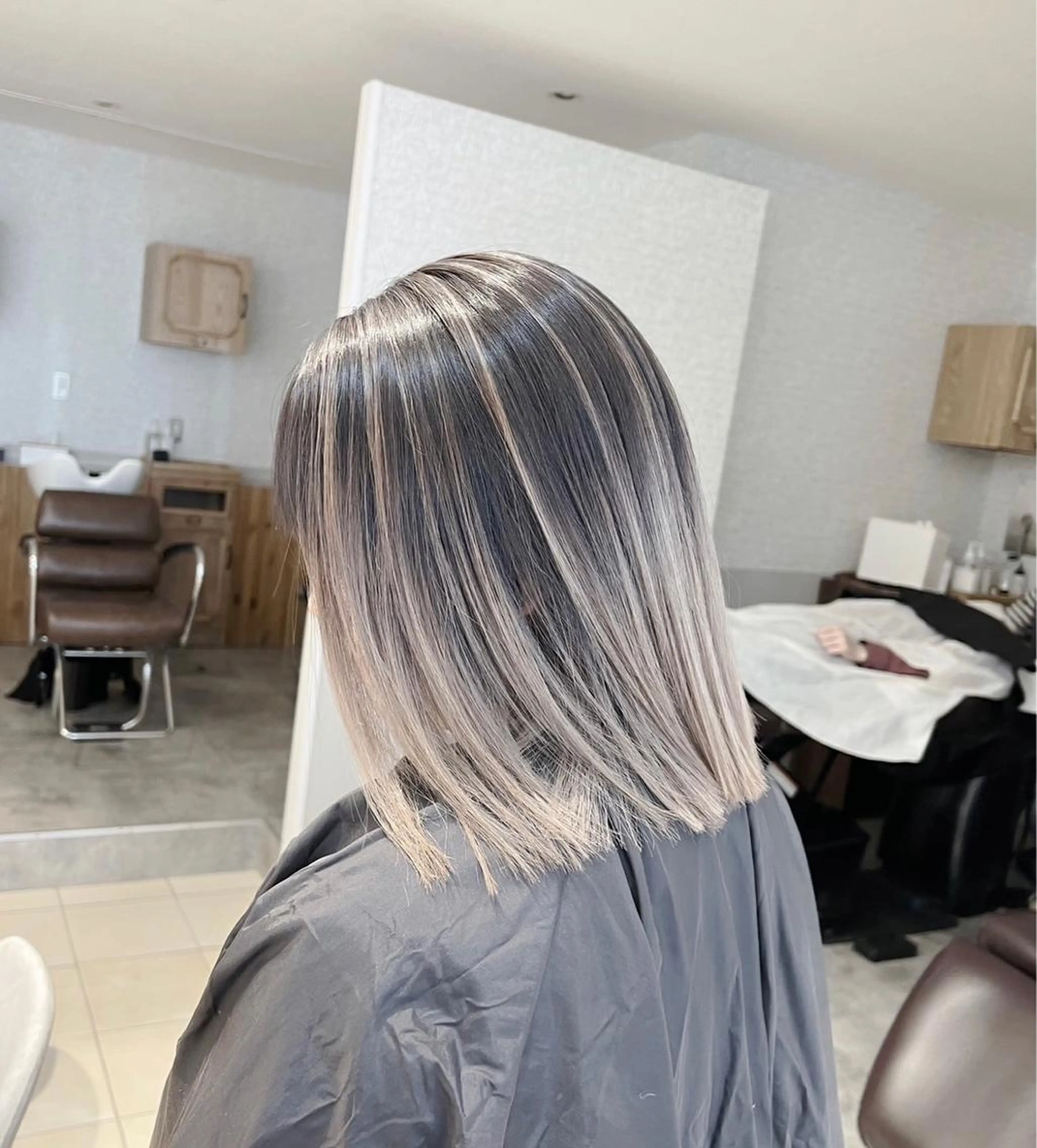 ショート カラー バレイヤージュ グレージュ レイヤーカット ヘアカラー トリートメント ROBIN所属・指名数No.1 /NAOYAのヘアスタイル