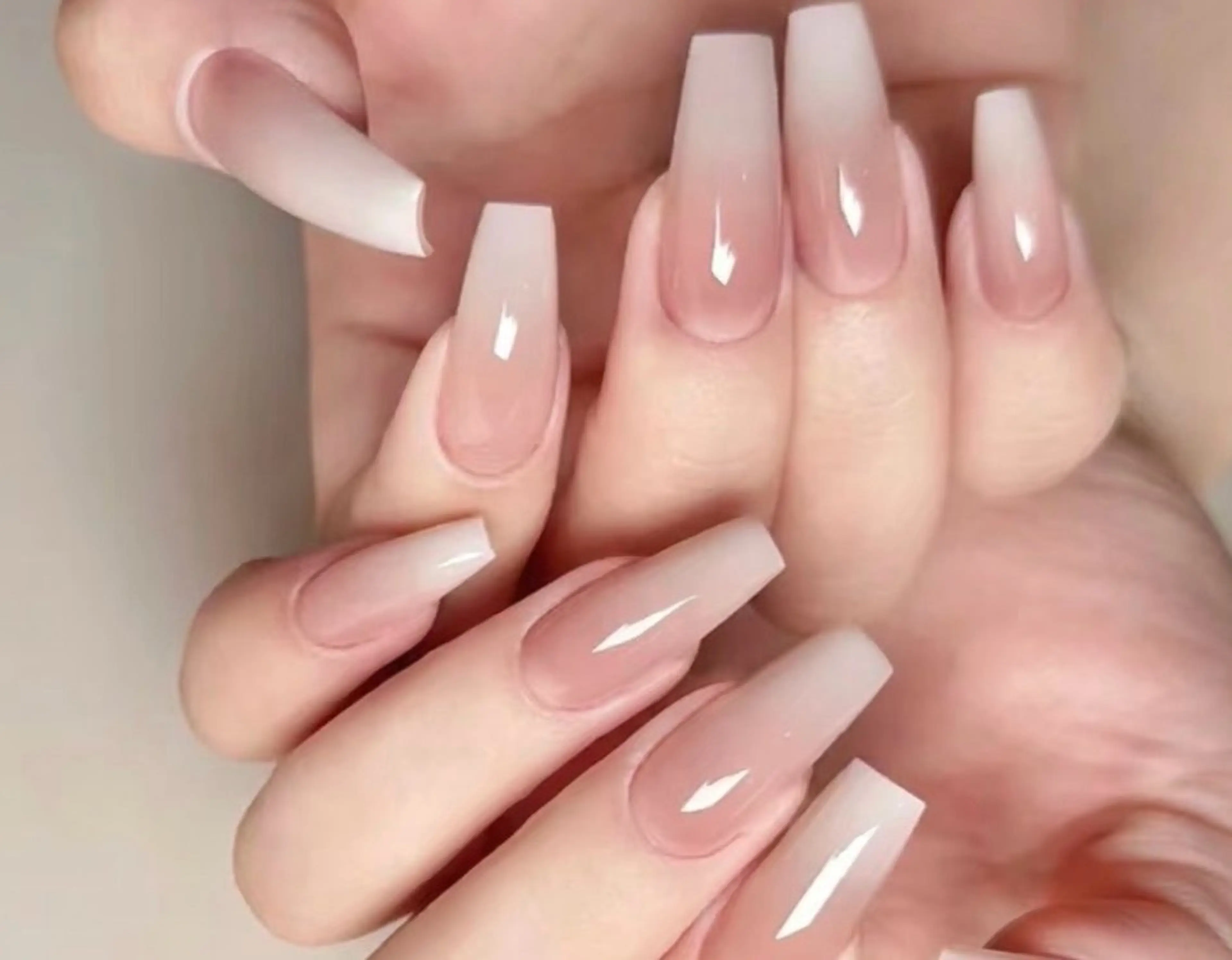 ネイル ハンドネイル ハンドケア ティアラ ネイルのネイルデザイン