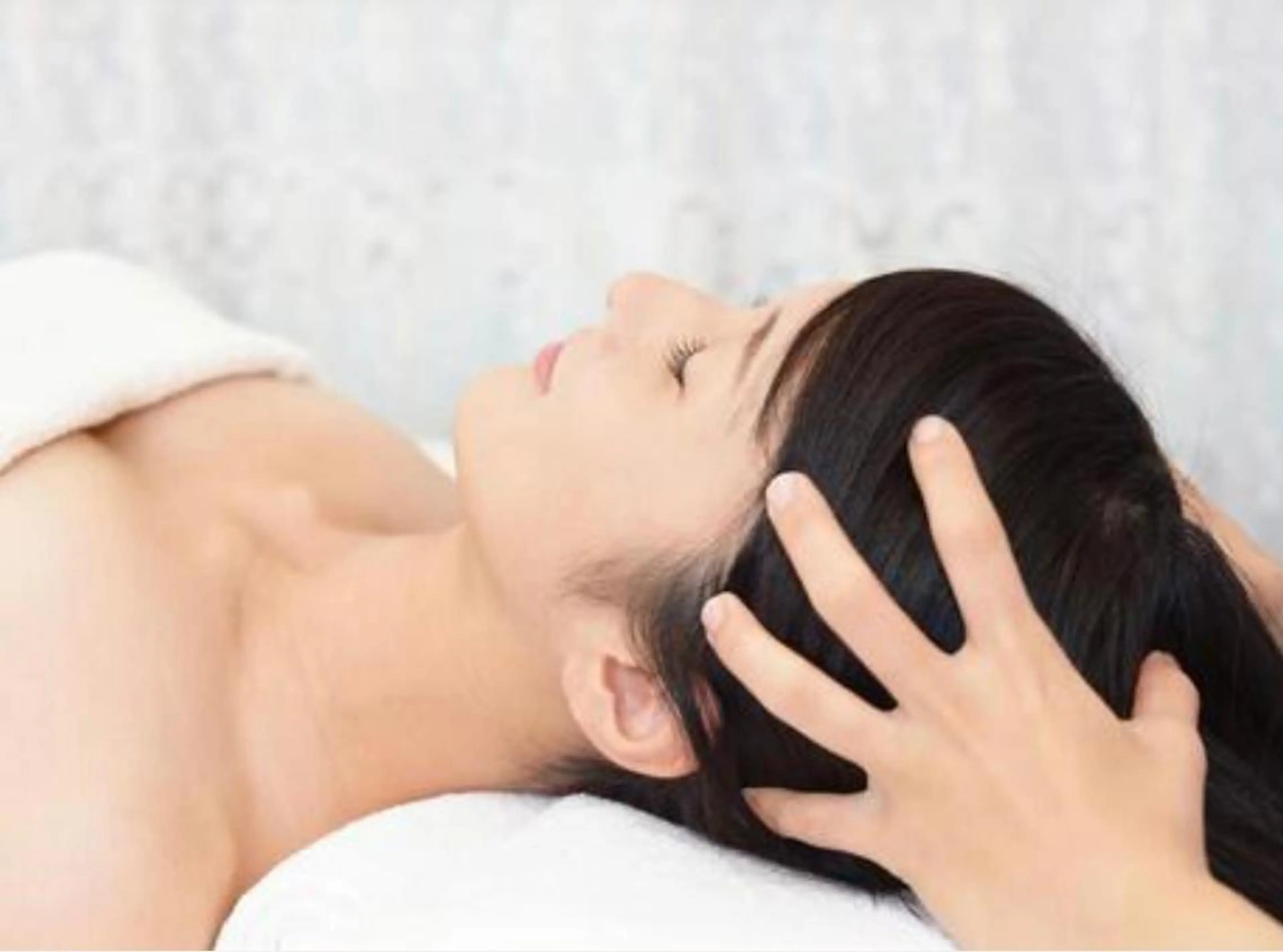 【リラックスフェイシャル】トーンUP or引き締めフェイシャル+ドライヘッドスパの写真