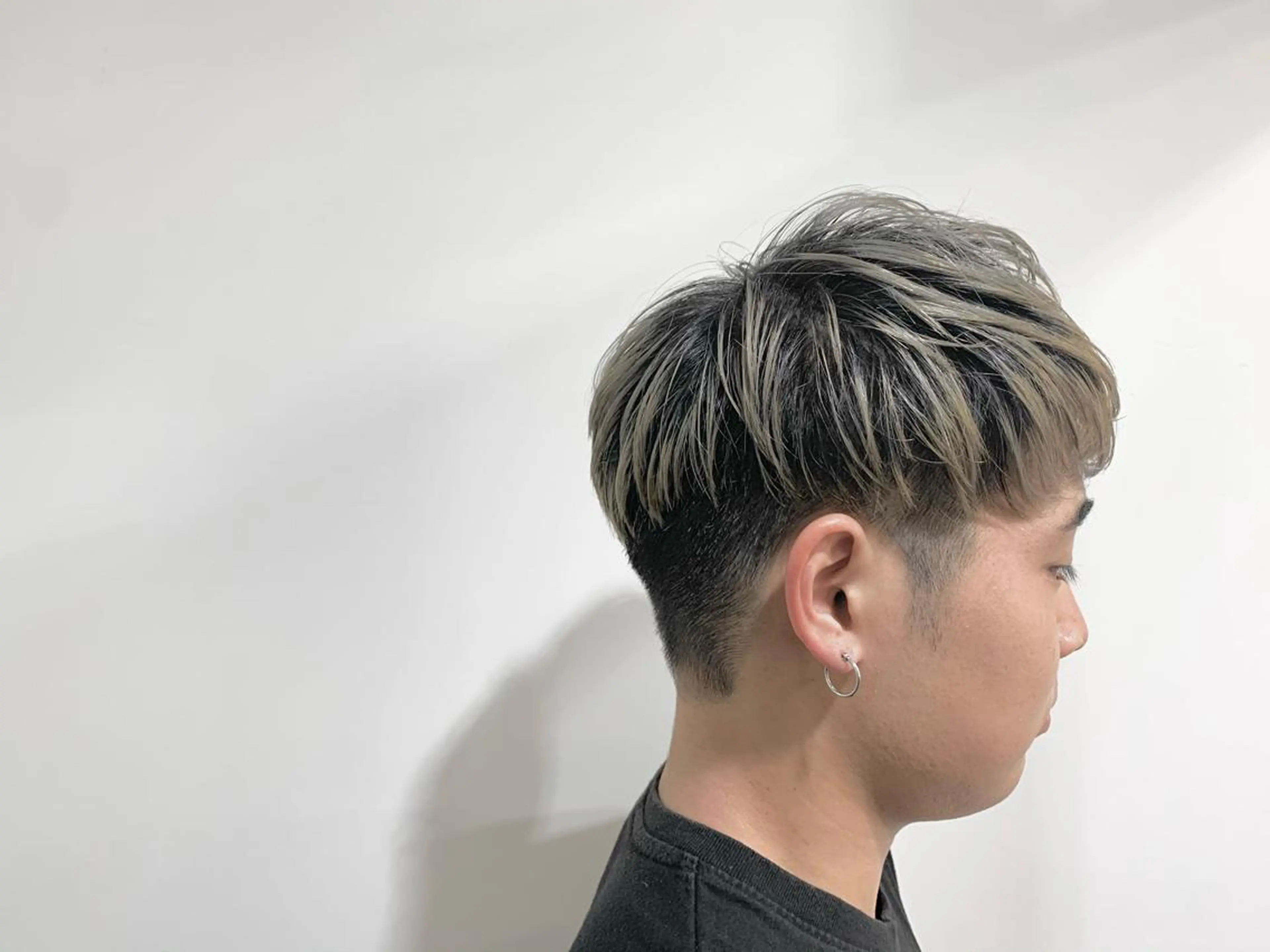 カラー メンズ メンズハイトーン ハイトーンカラー カット ヘアカラー 竹内 康浩のヘアスタイル