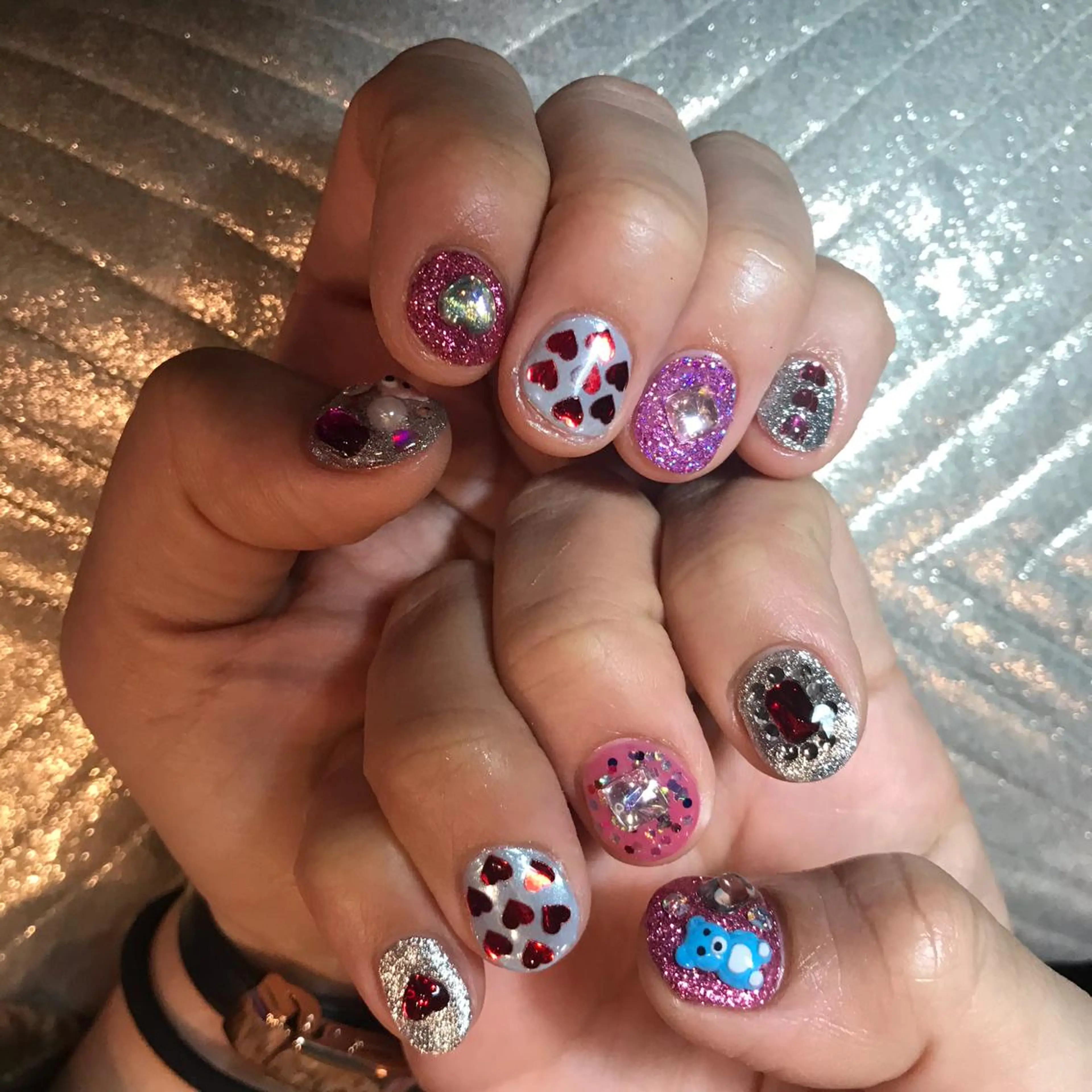 ネイル ハンドネイル キラキラ オメメのネイルデザイン