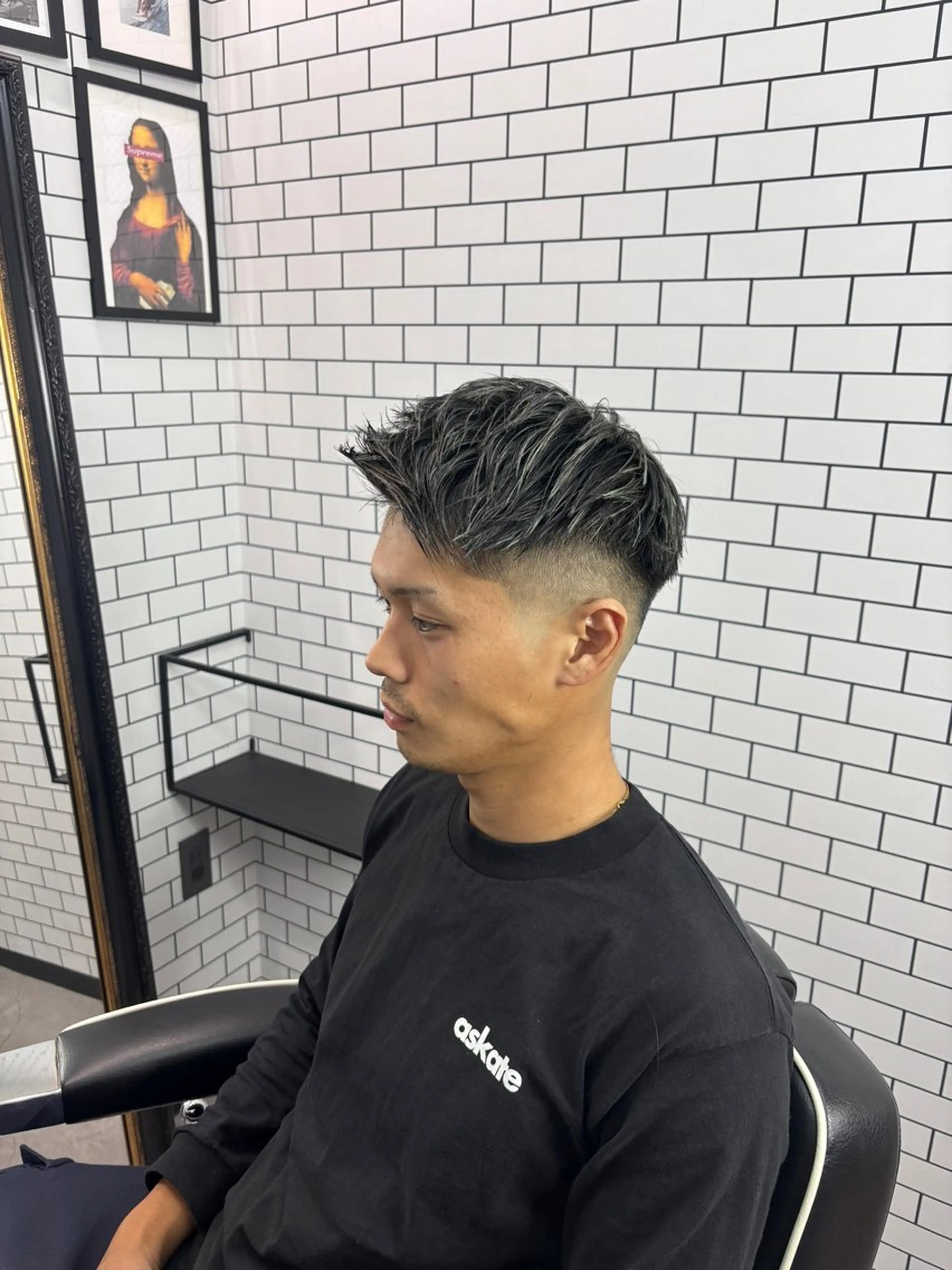 ショート カラー メンズ フェードカット メンズメッシュ スキンフェード メッシュ TOP by THREE NINE所属・戸辺 羅夢のヘアスタイル