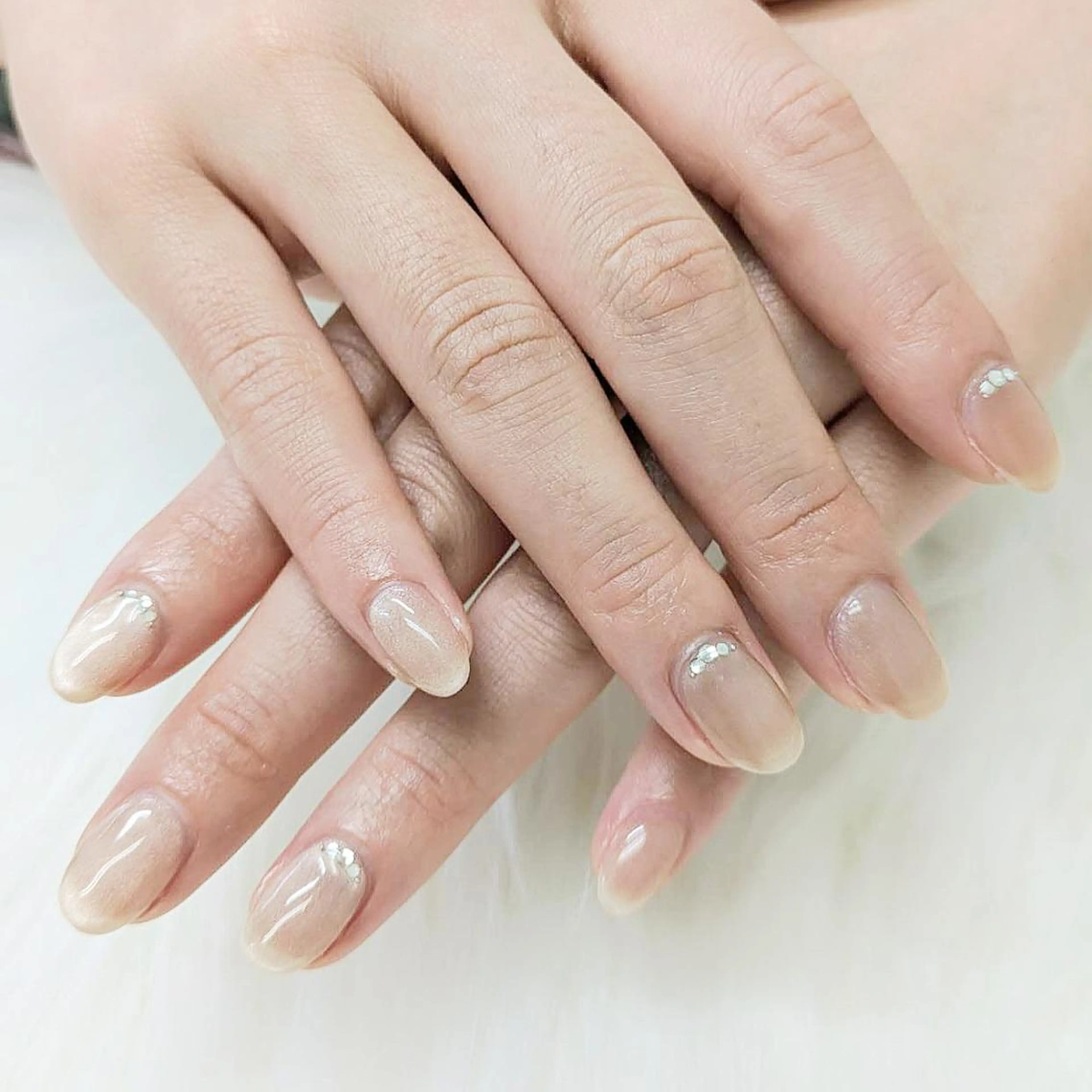 ネイル オーロラネイル チークネイル 長さ出し フットネイル フレンチネイル ハンドネイル リラネイル Aikenのネイルデザイン