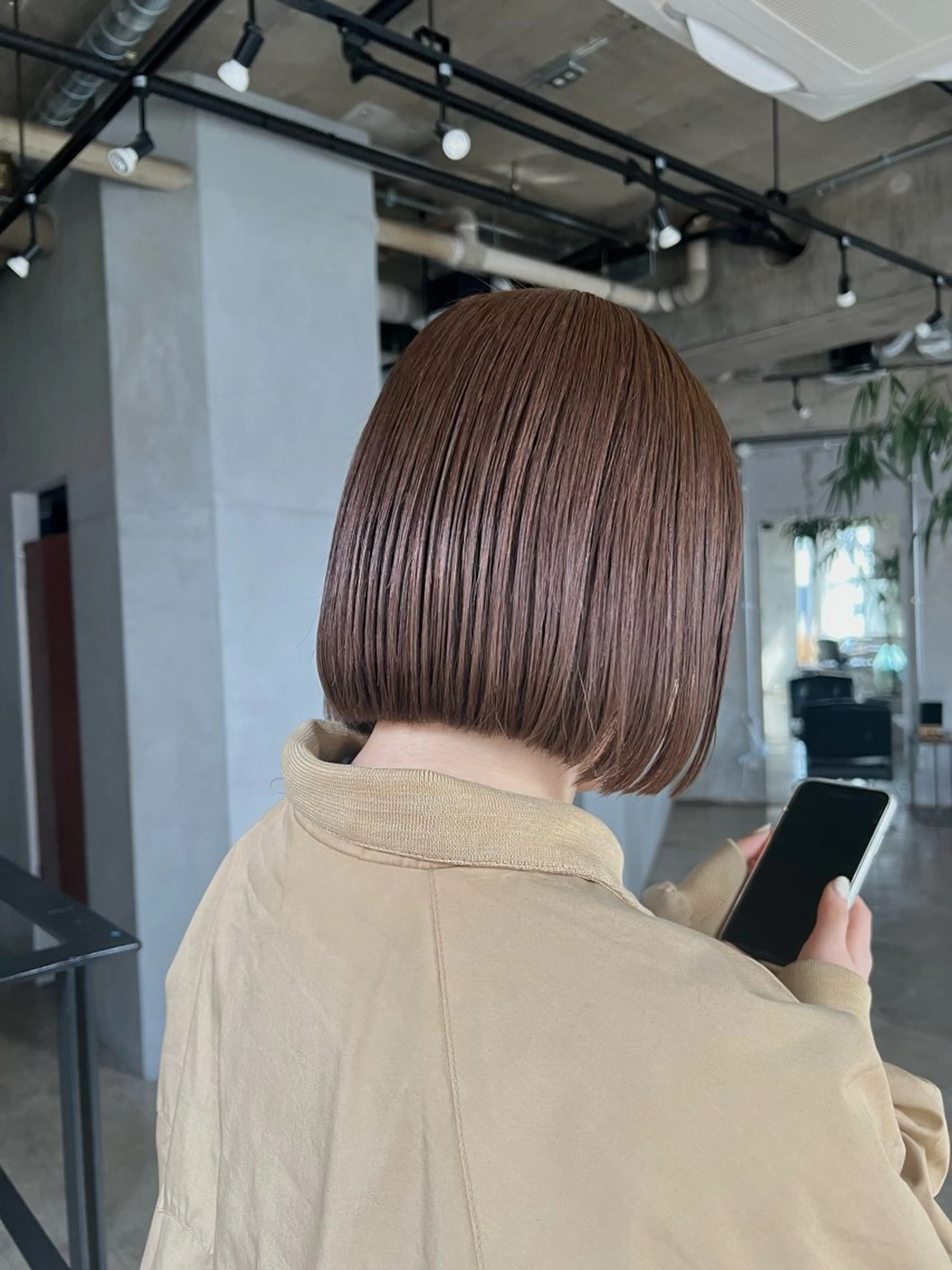 ミディアム カラー ベージュカラー AmiLi HONOKAのヘアスタイル
