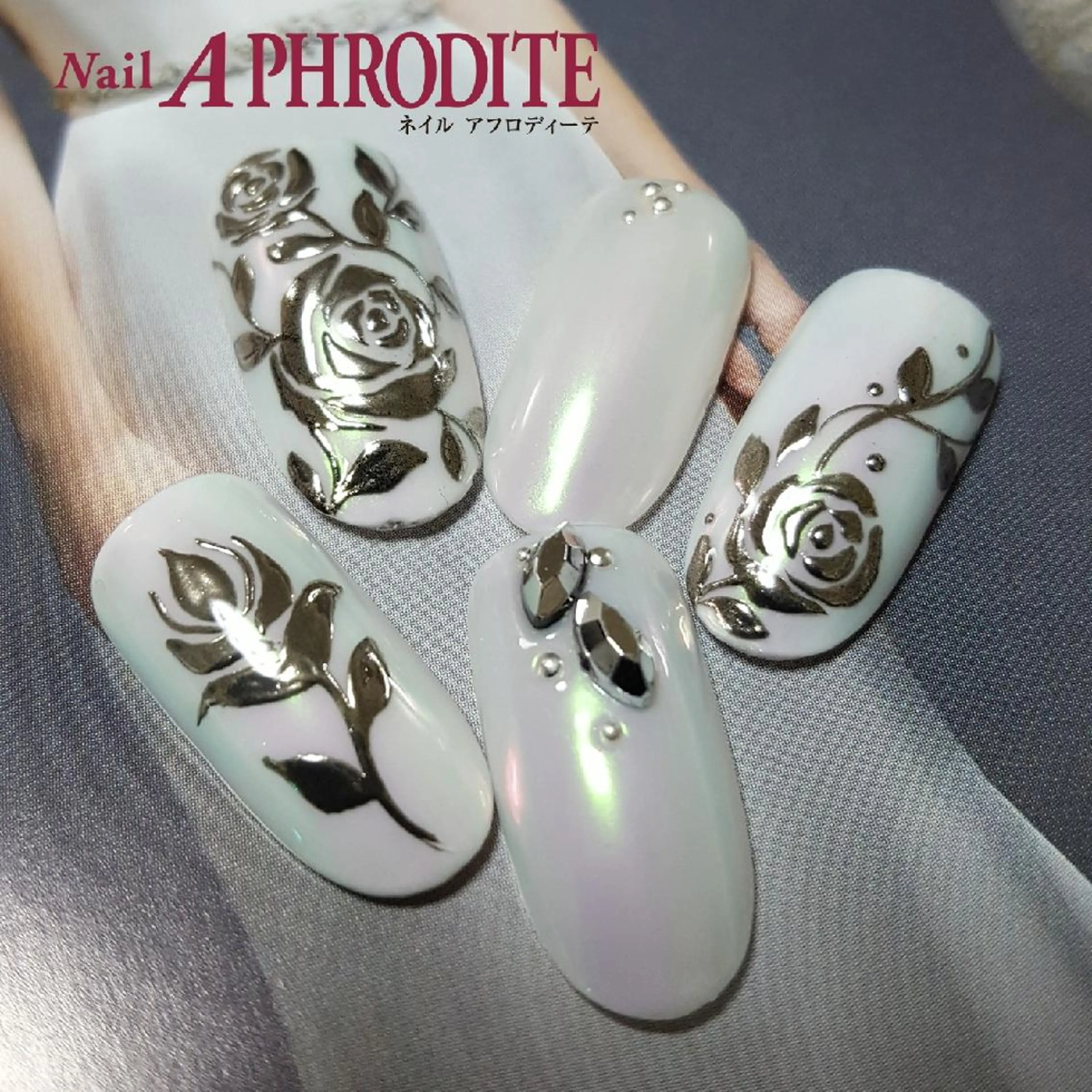 ネイル アートネイル ミラーネイル Nail Aphroditeのネイルデザイン